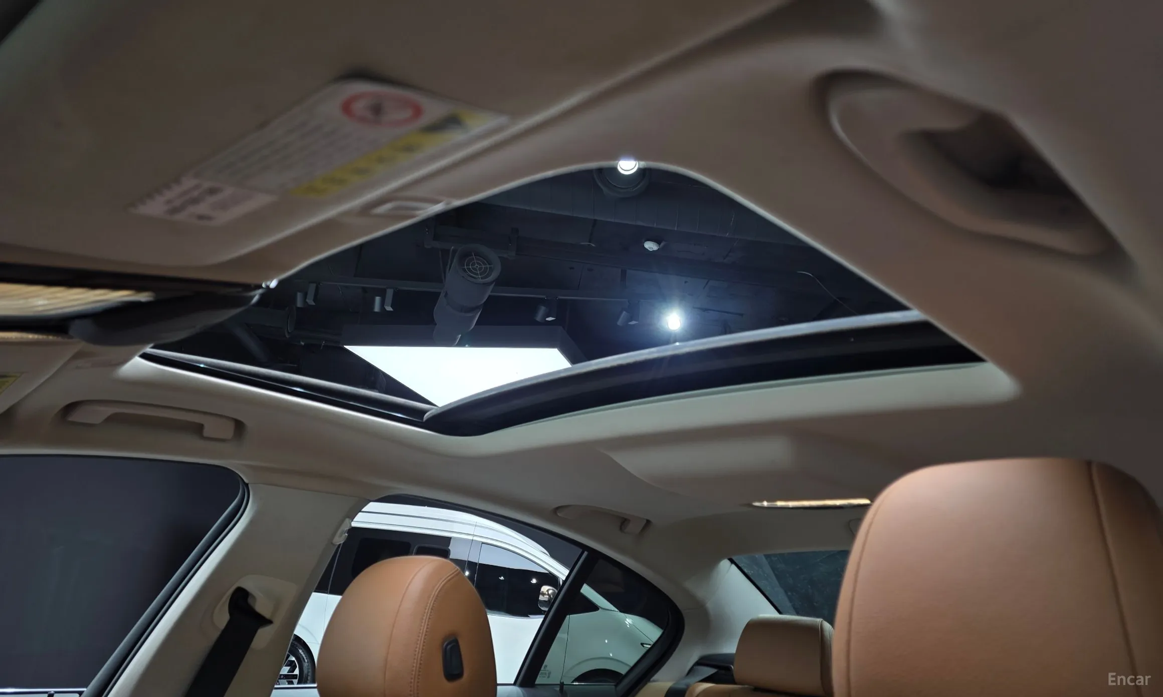 BMW 5 Series (G30) превью 19