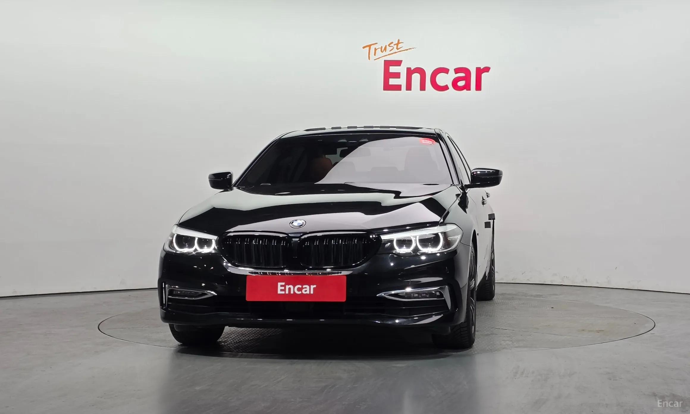 BMW 5 Series (G30) превью 3
