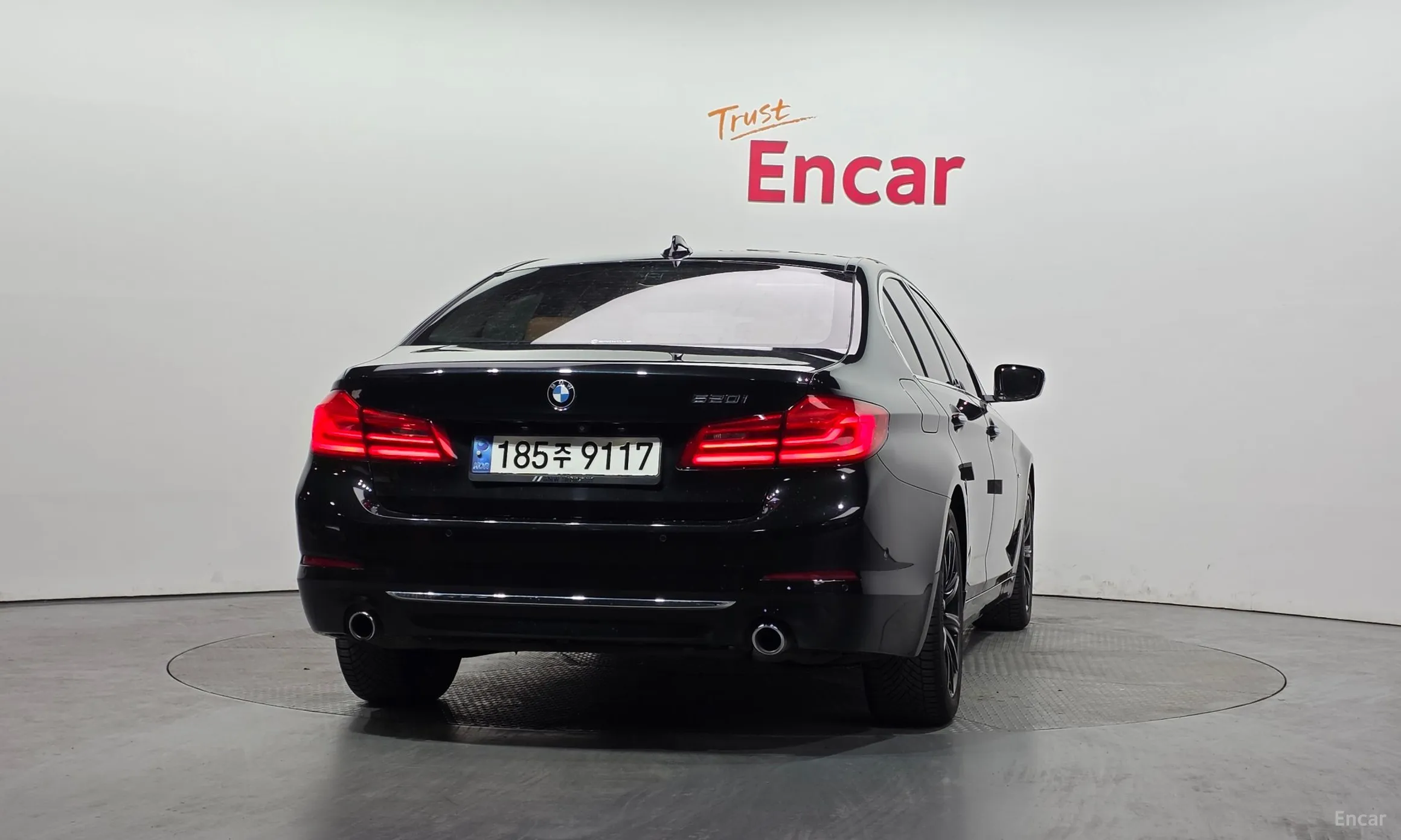 BMW 5 Series (G30) превью 4