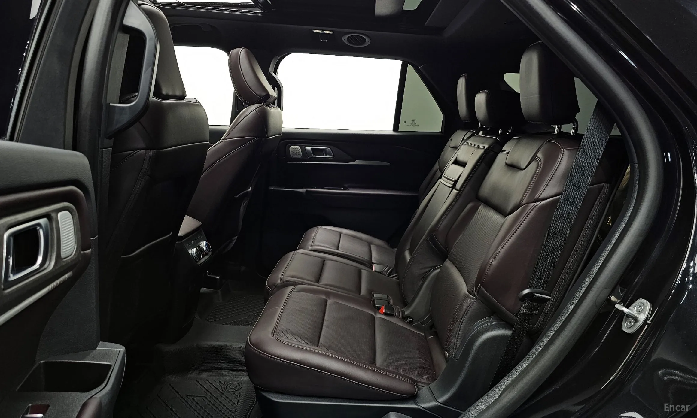 Ford Explorer 6th Generation превью 12