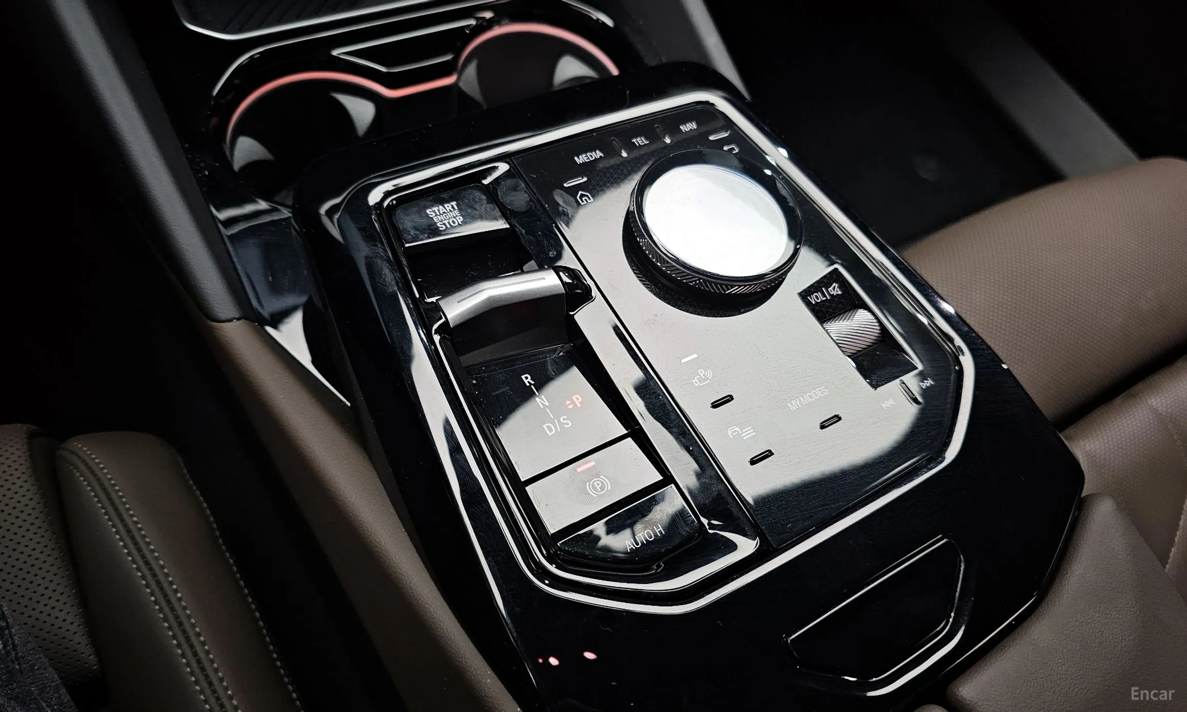BMW 5 Series (G60) превью 9