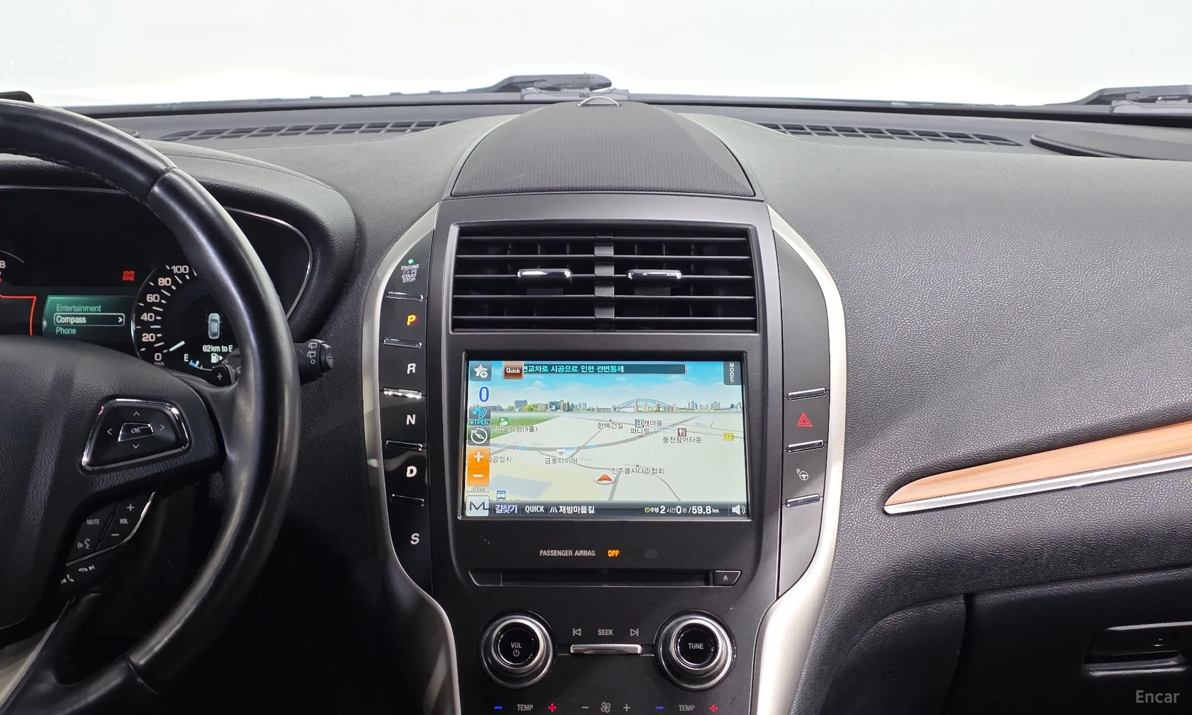 Lincoln MKC превью 14