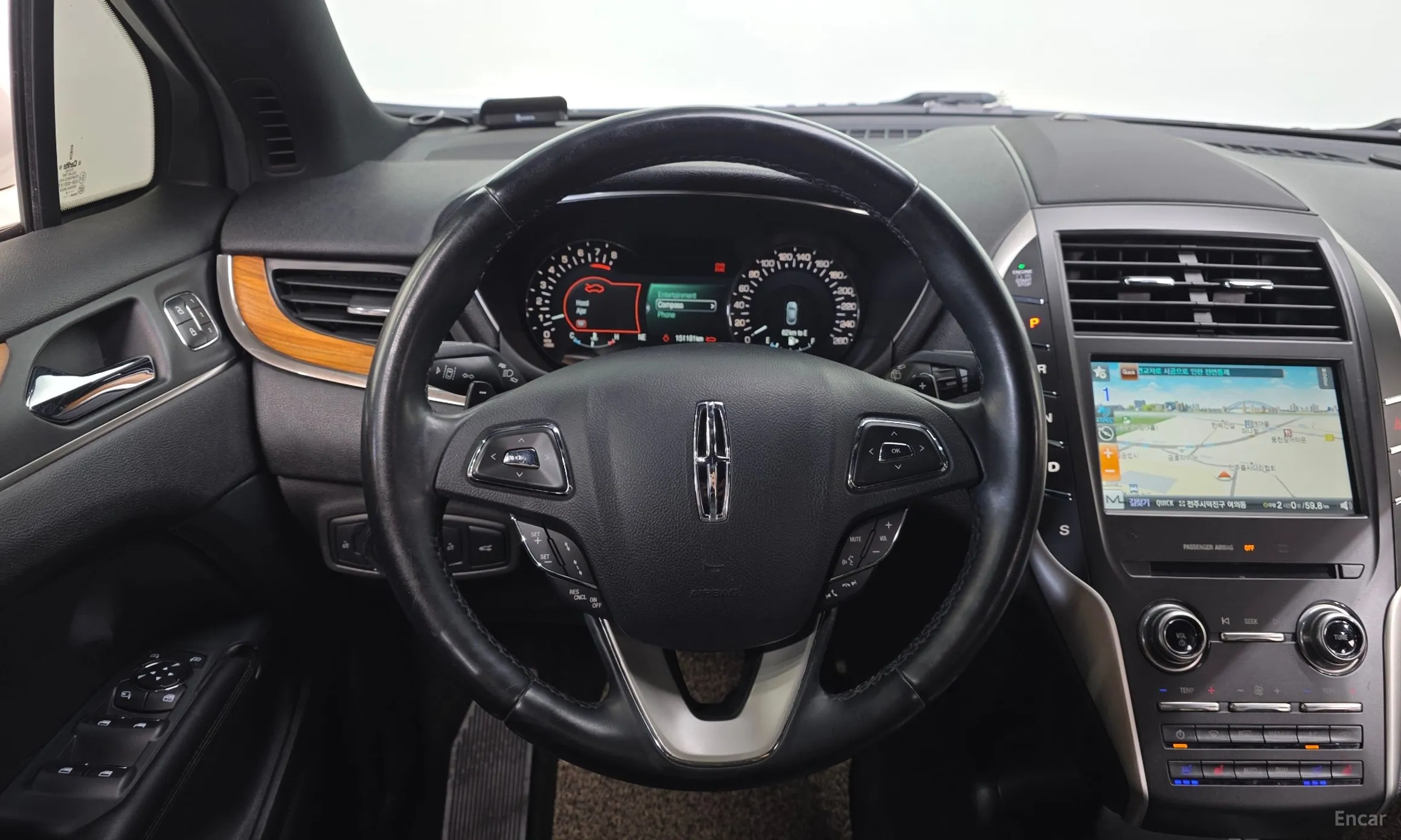 Lincoln MKC превью 16