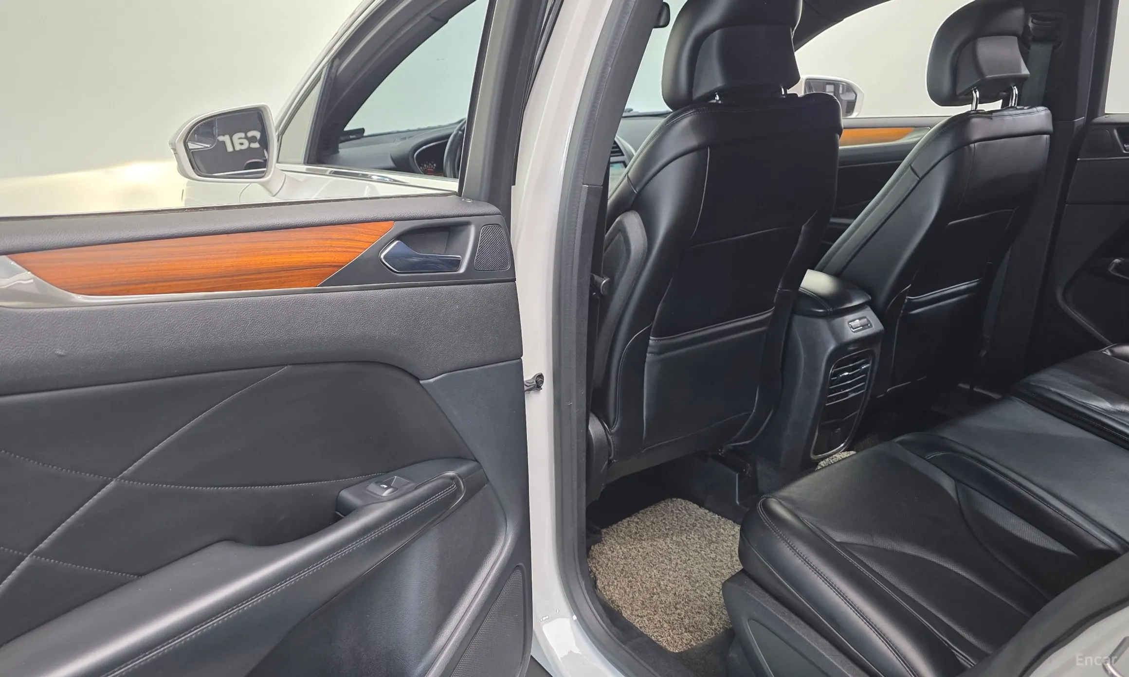 Lincoln MKC превью 17