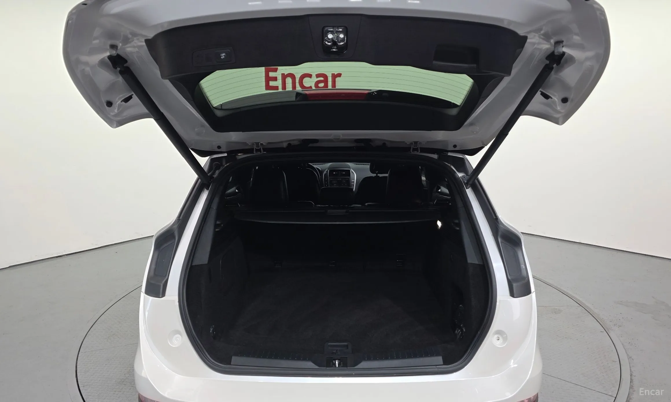 Lincoln MKC превью 20
