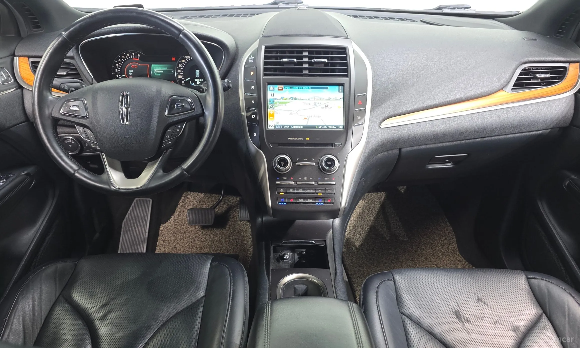 Lincoln MKC превью 7
