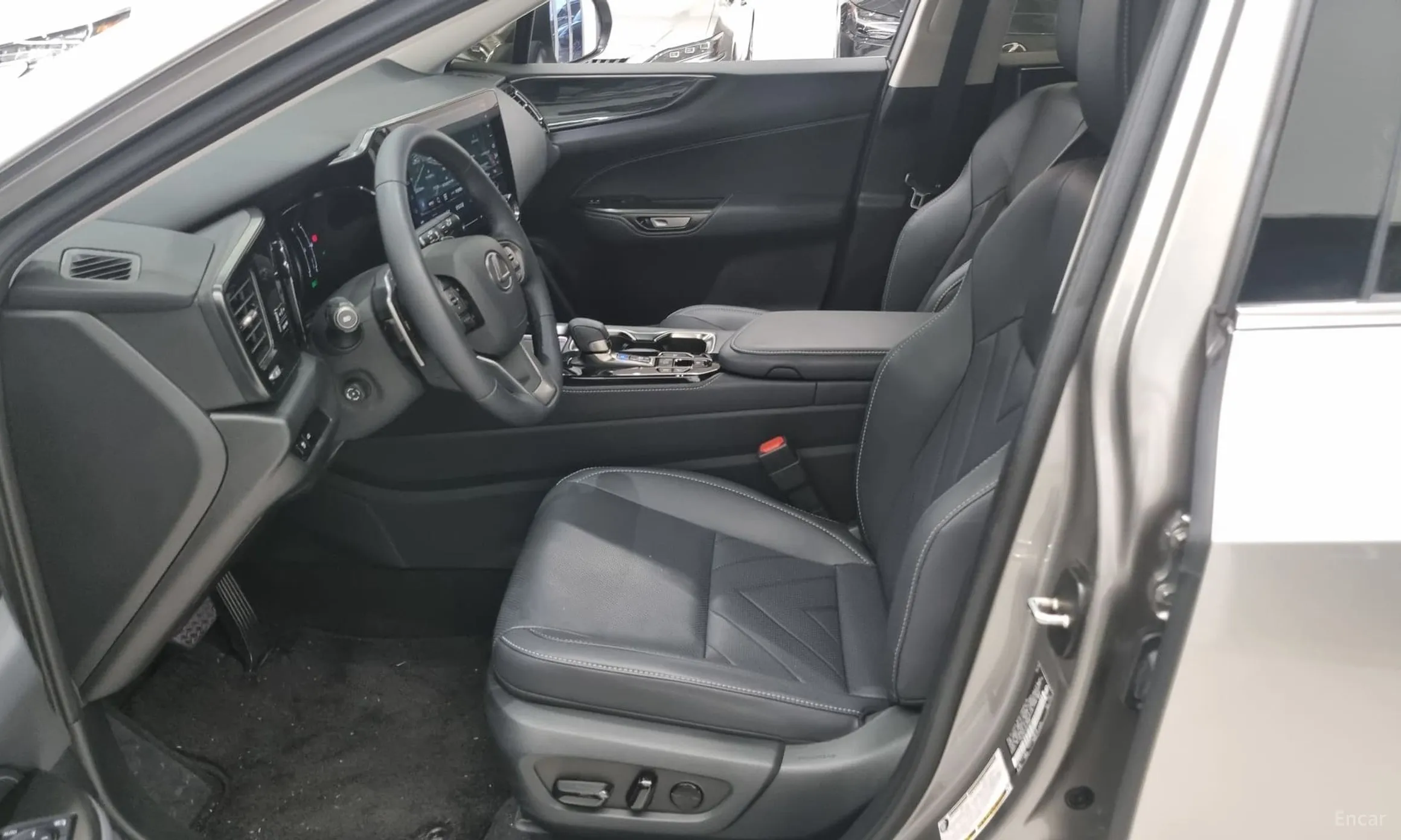Lexus NX350h Gen 2 превью 10