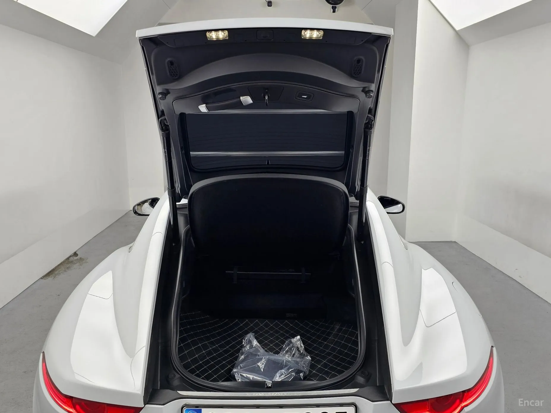 Jaguar F-TYPE превью 19