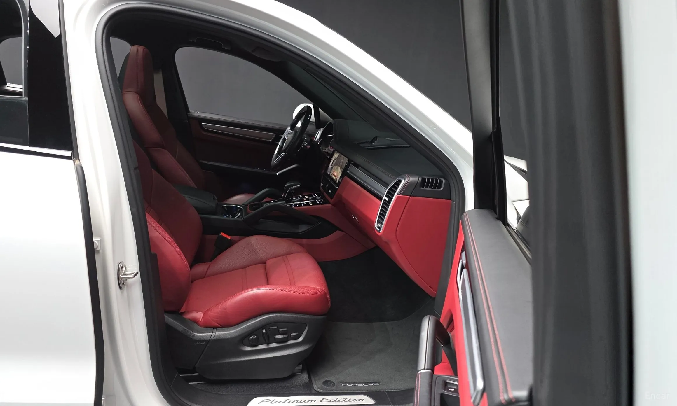 Porsche Cayenne (PO536) превью 11