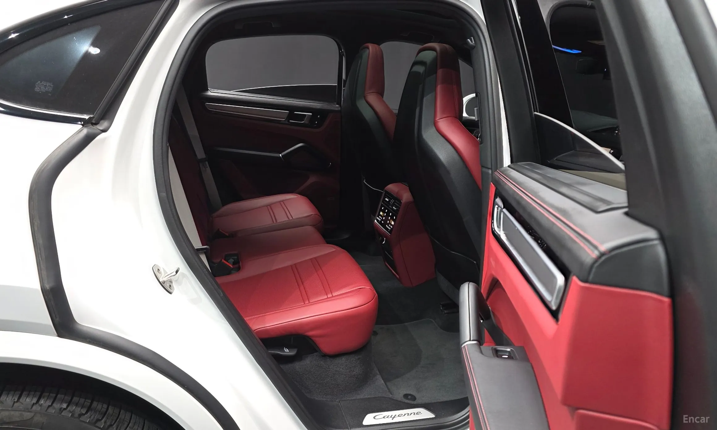 Porsche Cayenne (PO536) превью 12