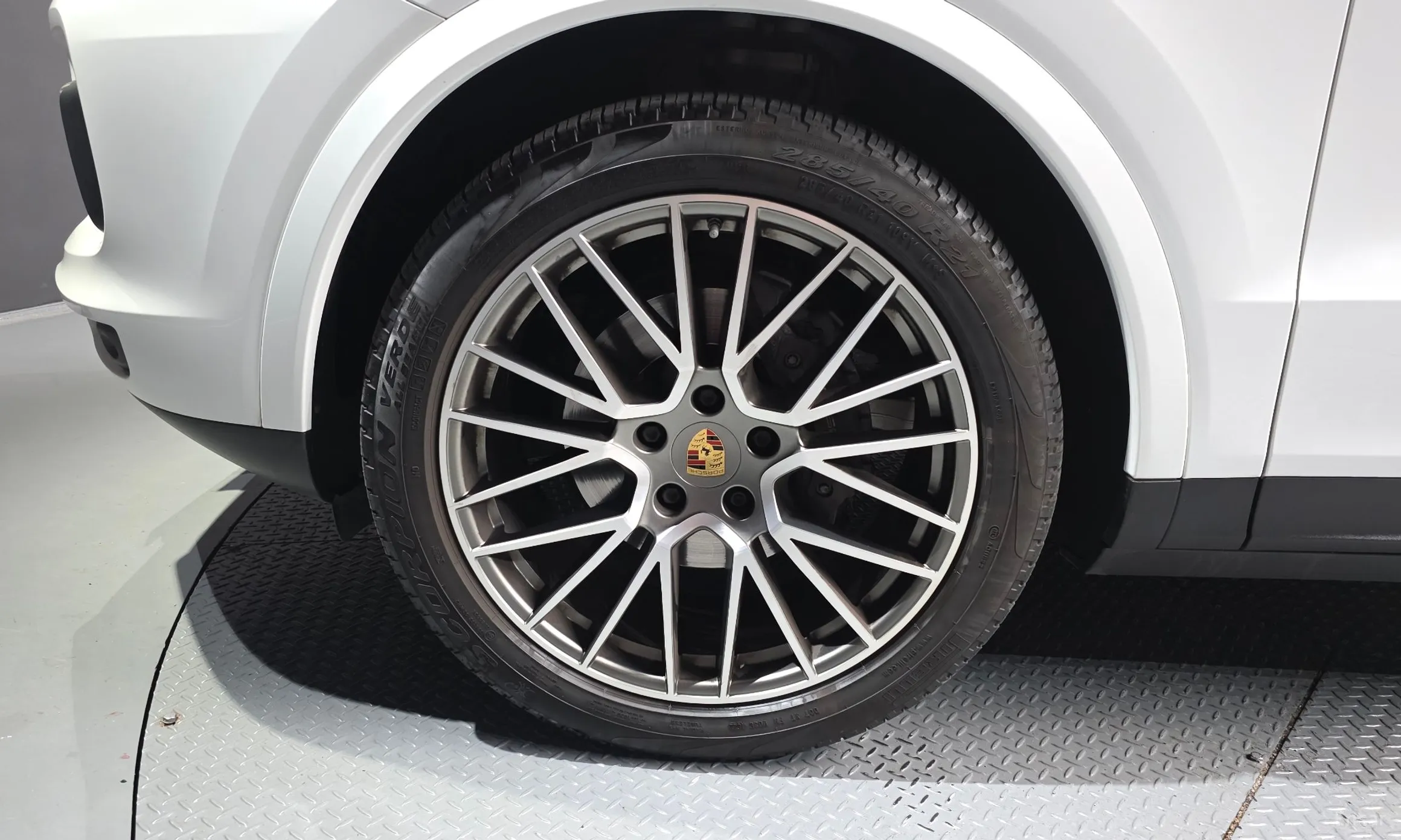 Porsche Cayenne (PO536) превью 5