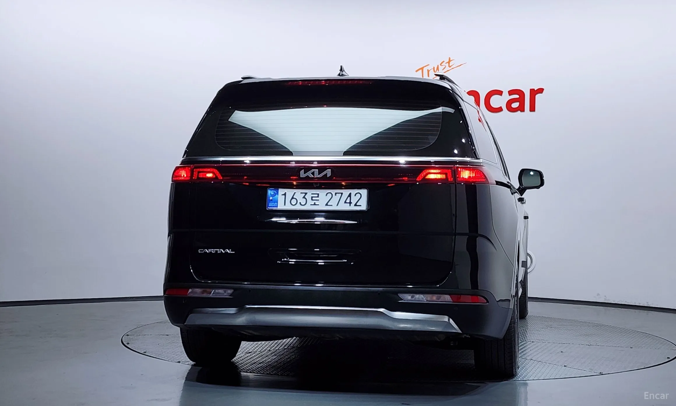 Kia Carnival Gen 4 превью 4