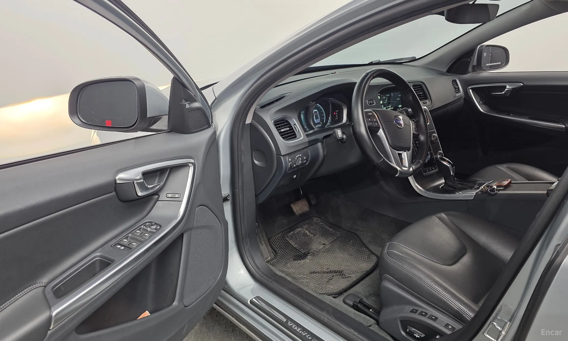 Volvo S60 превью 10