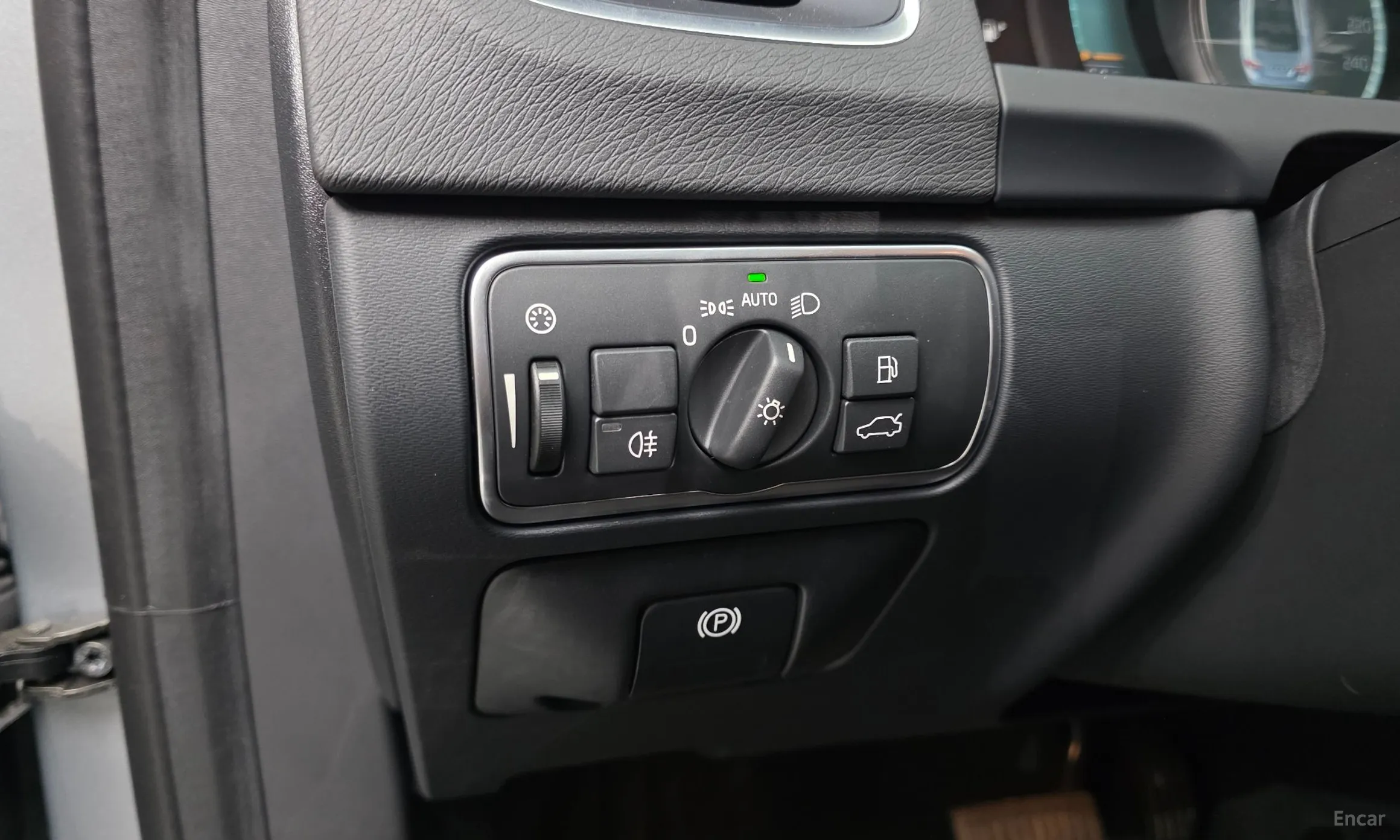 Volvo S60 превью 13