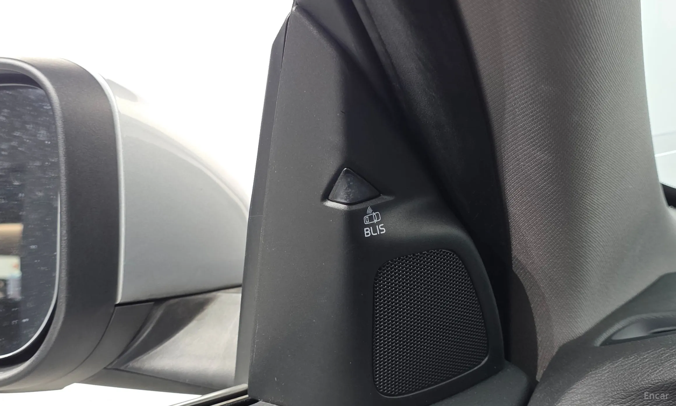Volvo S60 превью 14