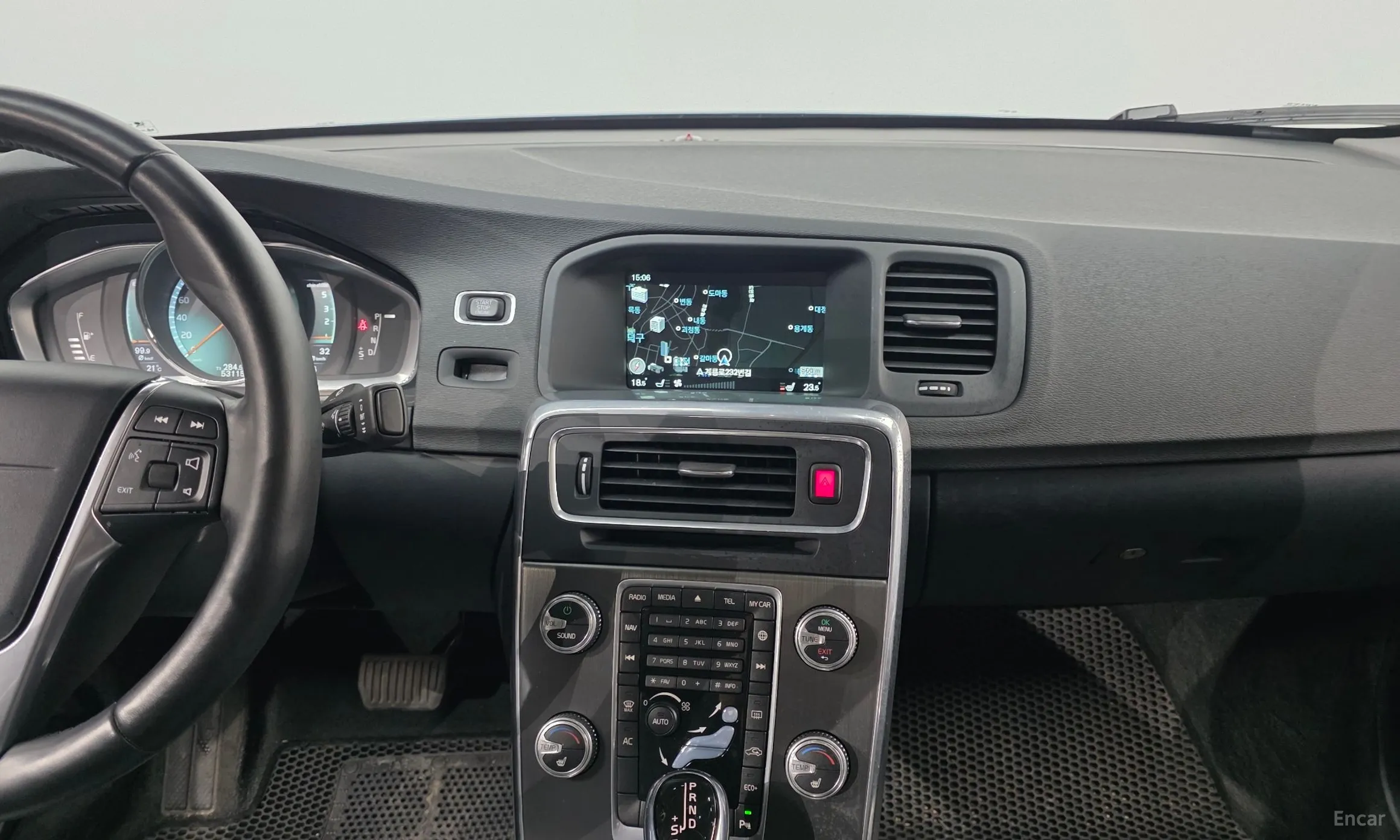 Volvo S60 превью 17