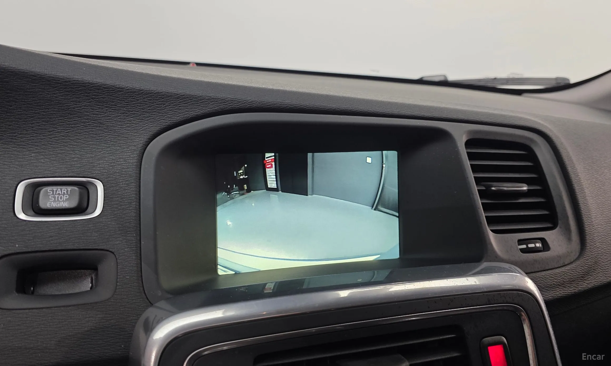 Volvo S60 превью 18