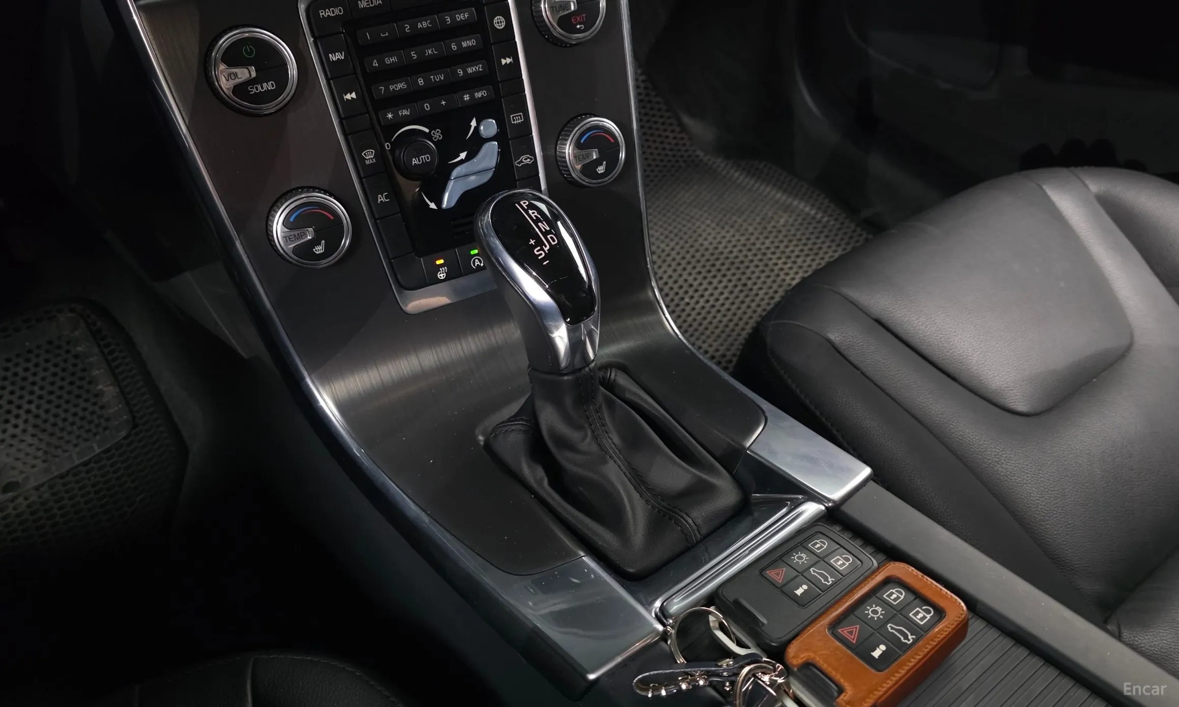 Volvo S60 превью 9