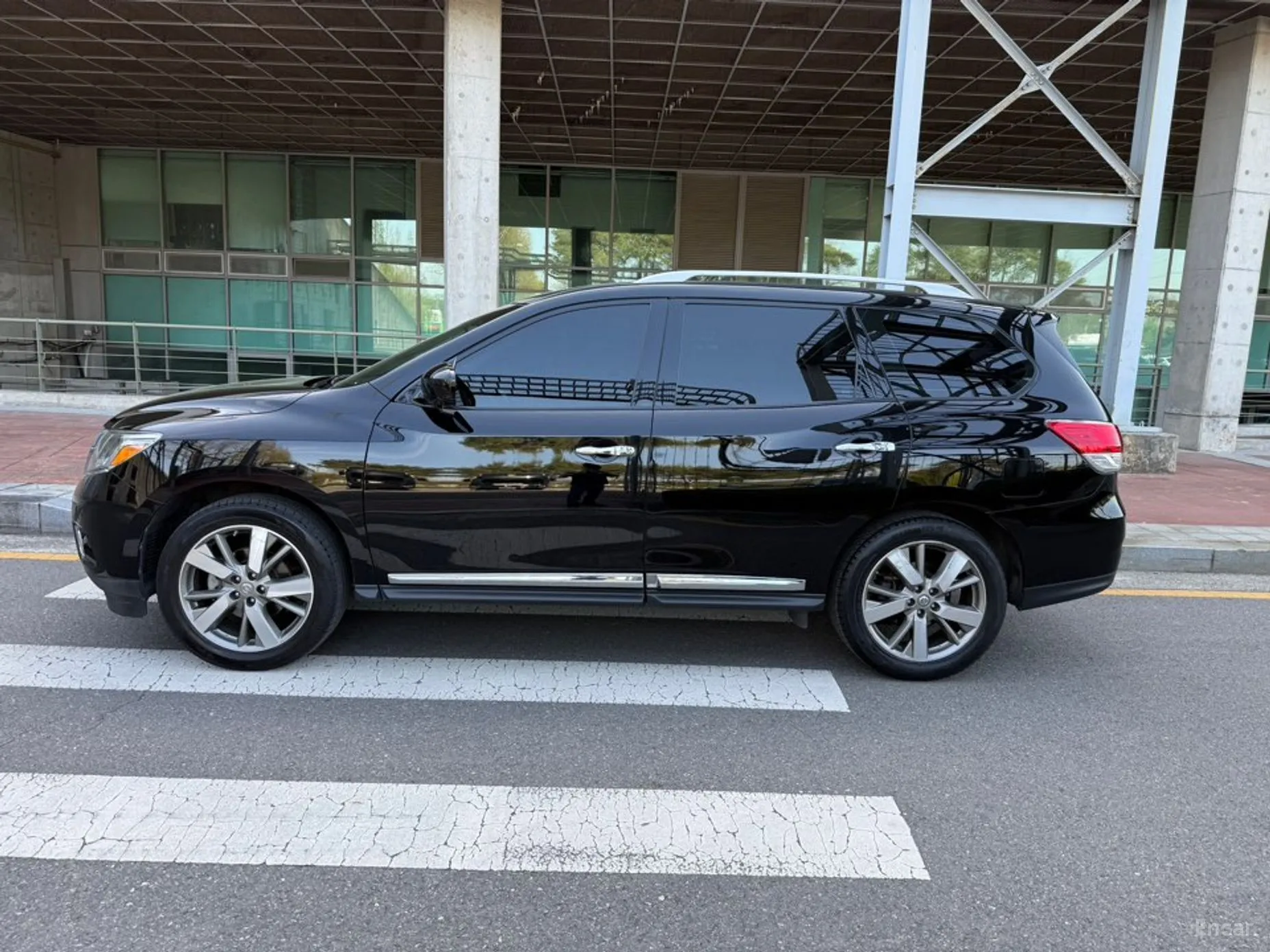 Nissan Pathfinder Gen 4 превью 3