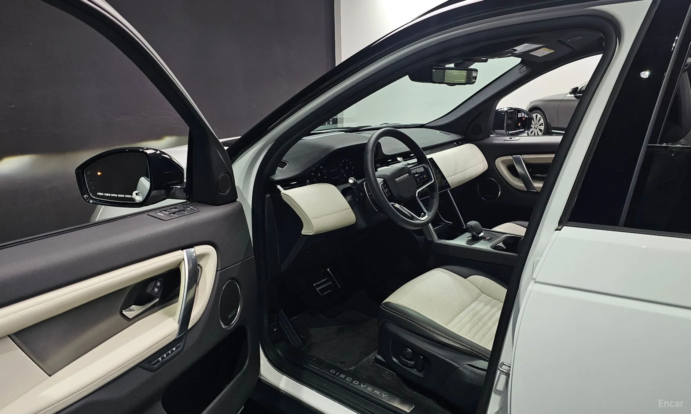 Land Rover Discovery Sports превью 10