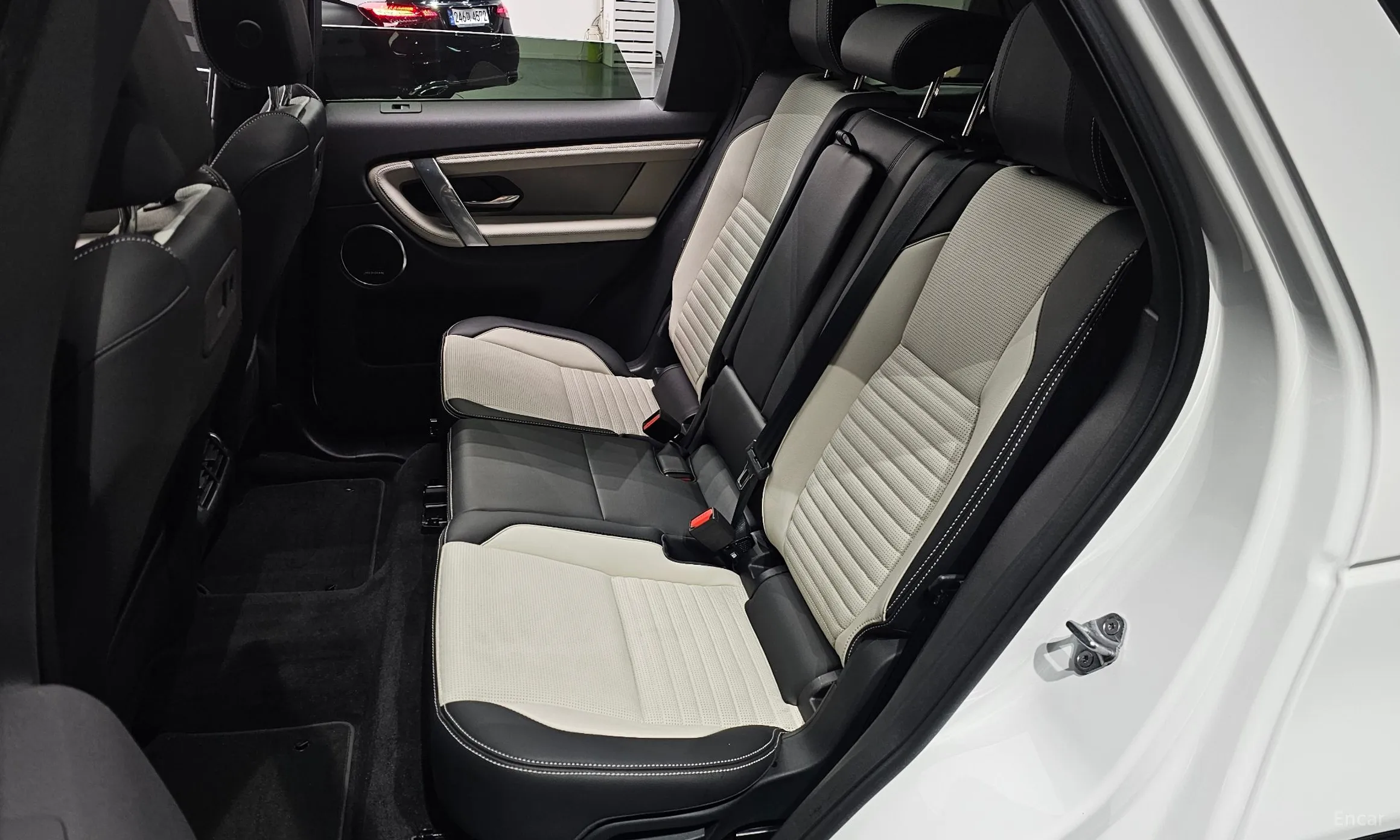 Land Rover Discovery Sports превью 11