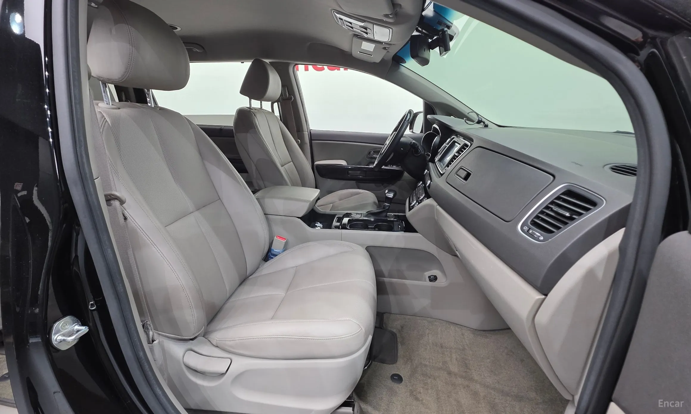 Kia Carnival превью 10
