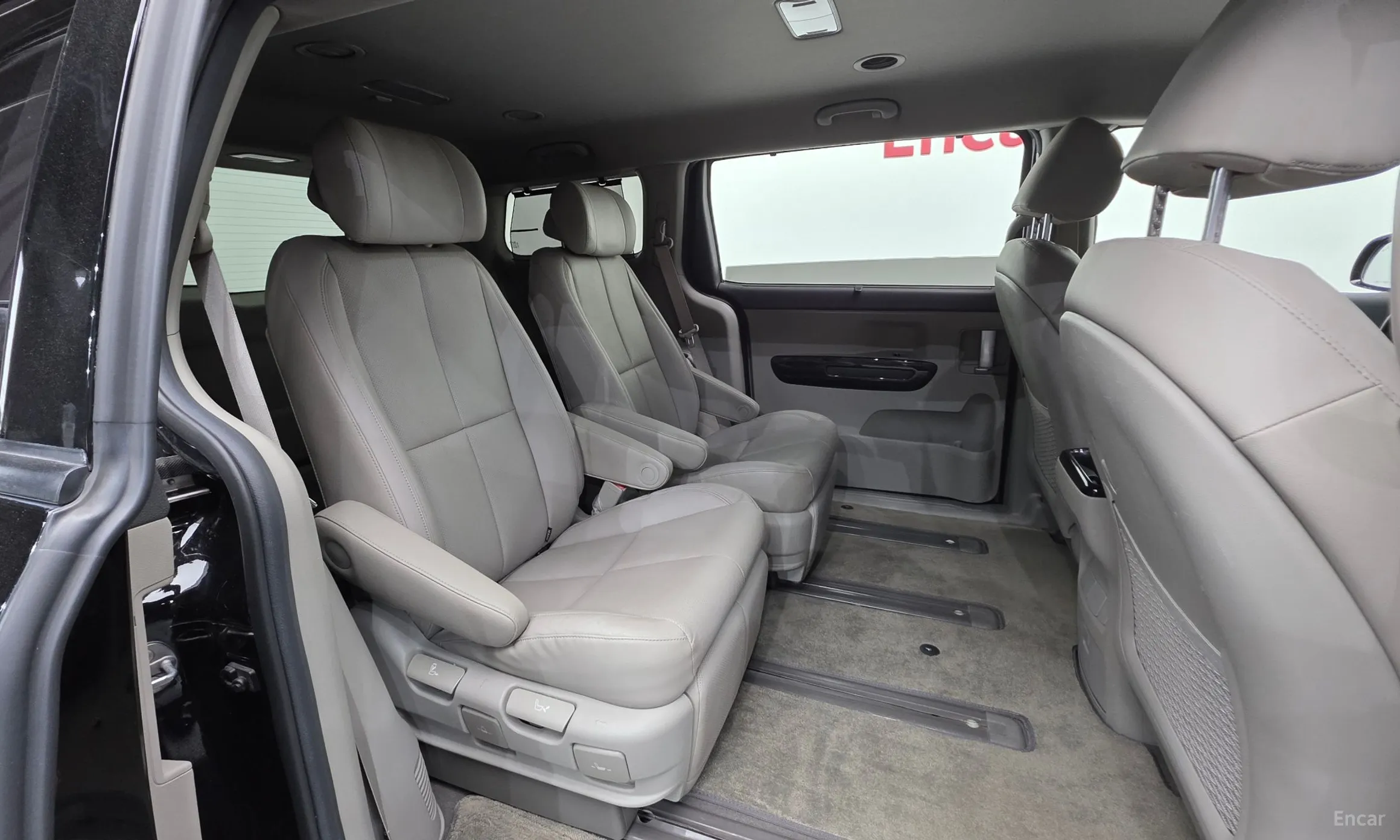 Kia Carnival превью 19