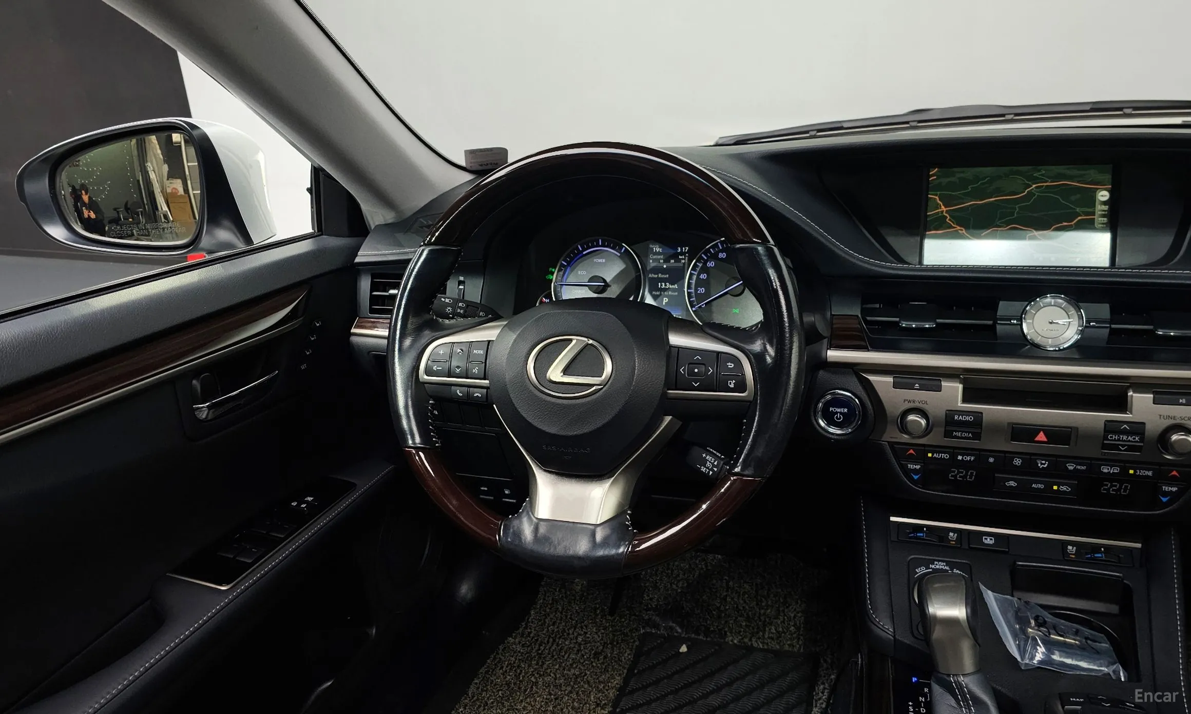 Lexus New ES300h превью 12