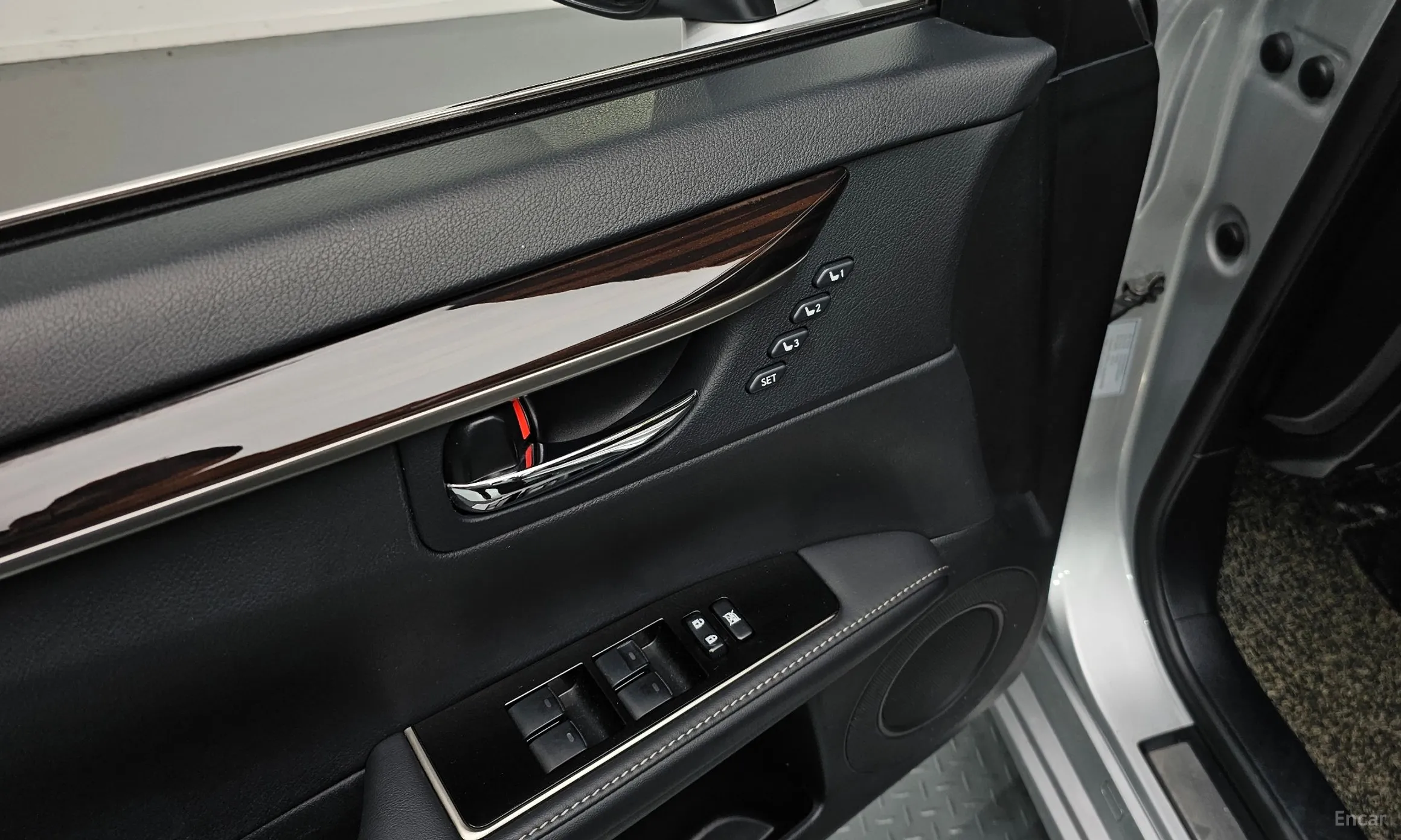 Lexus New ES300h превью 19