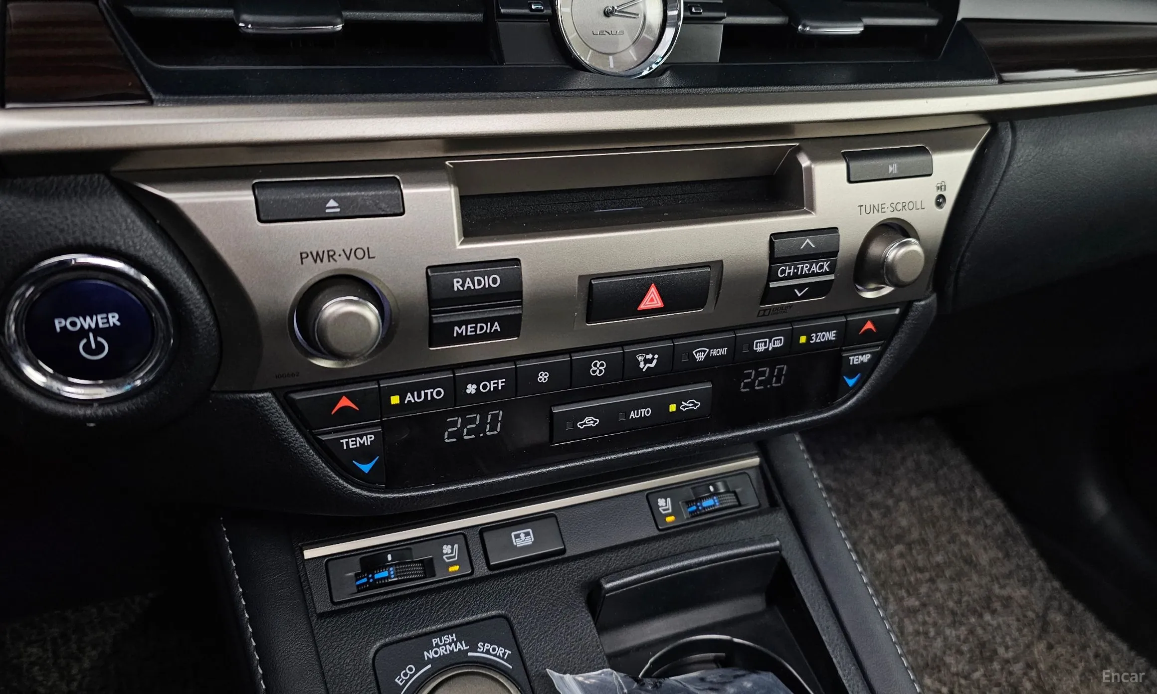 Lexus New ES300h превью 20