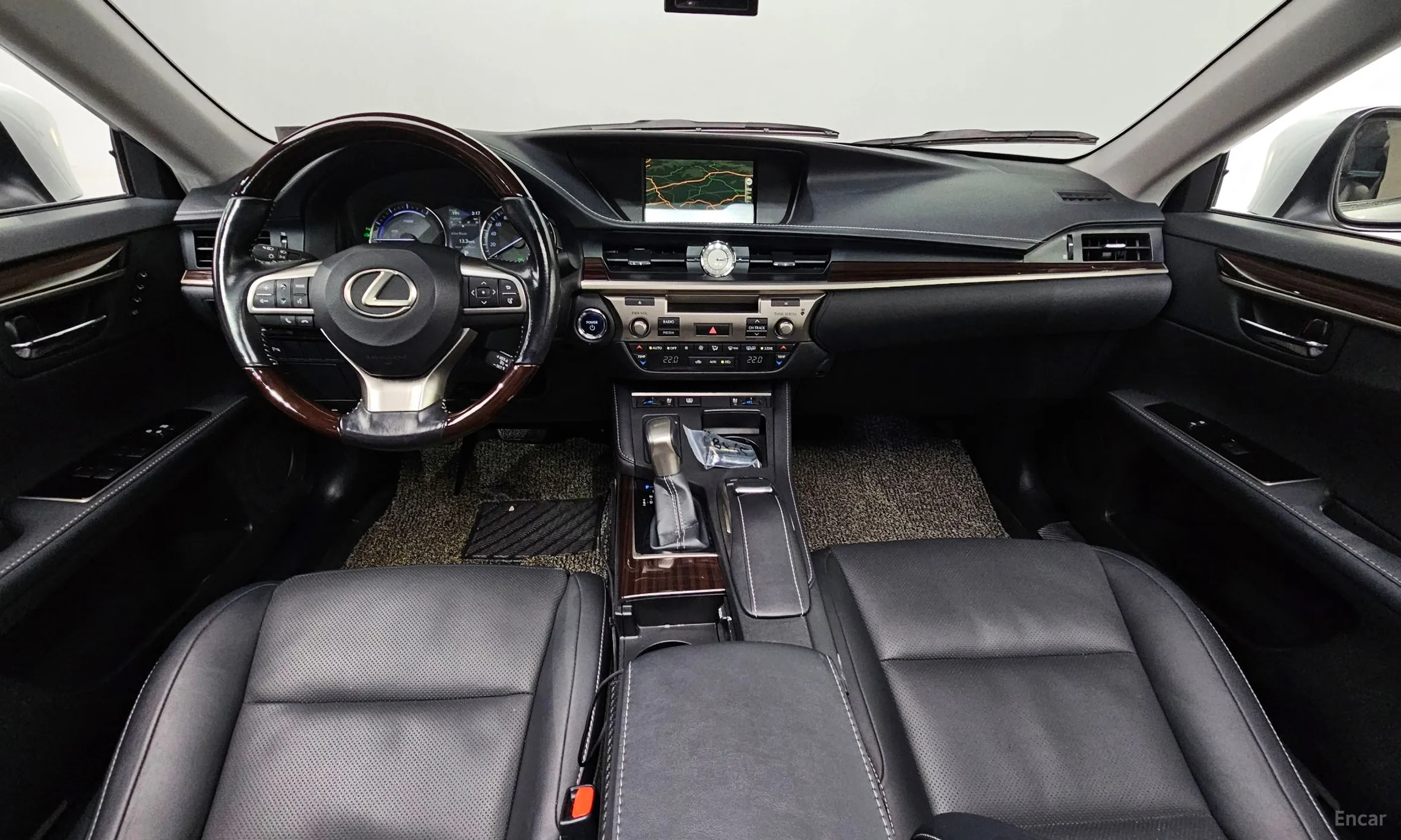Lexus New ES300h превью 7