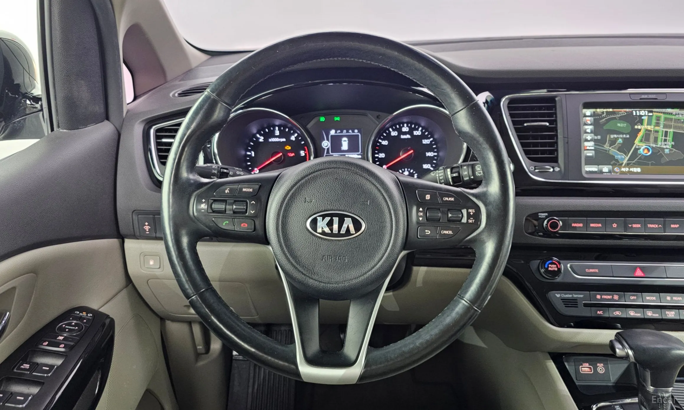 Kia Carnival превью 15