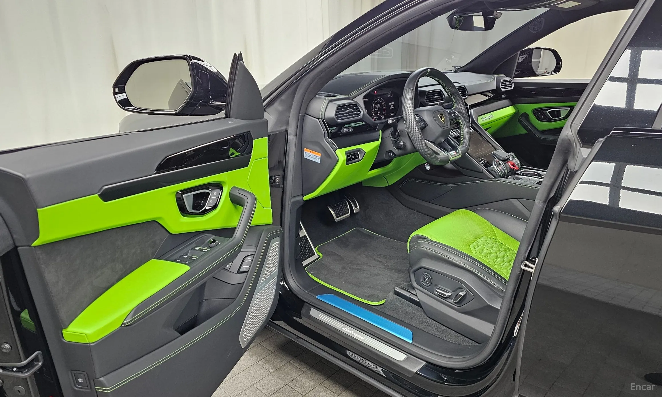 Lamborghini Urus превью 10