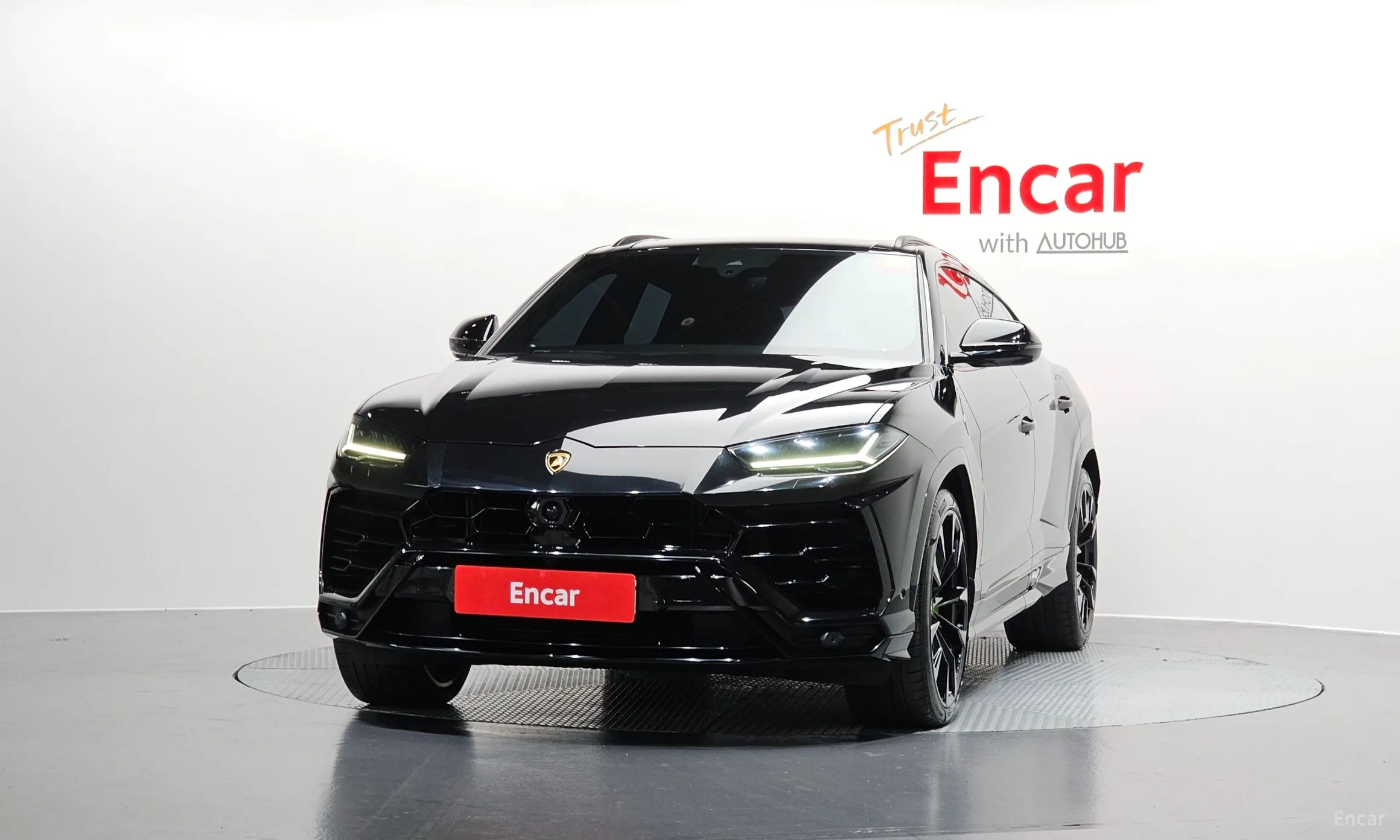 Lamborghini Urus превью 3
