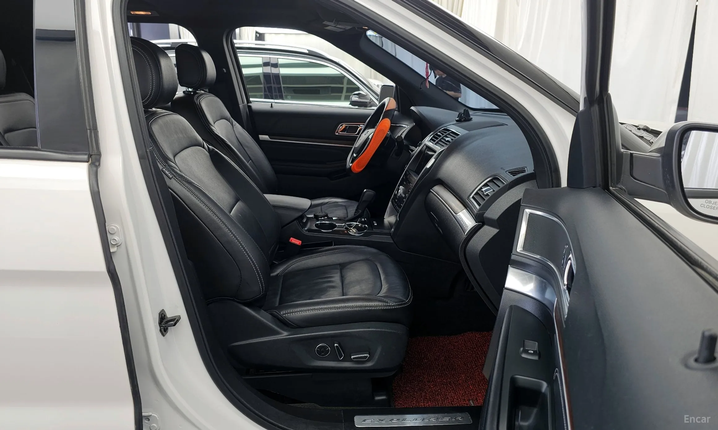 Ford Explorer превью 11