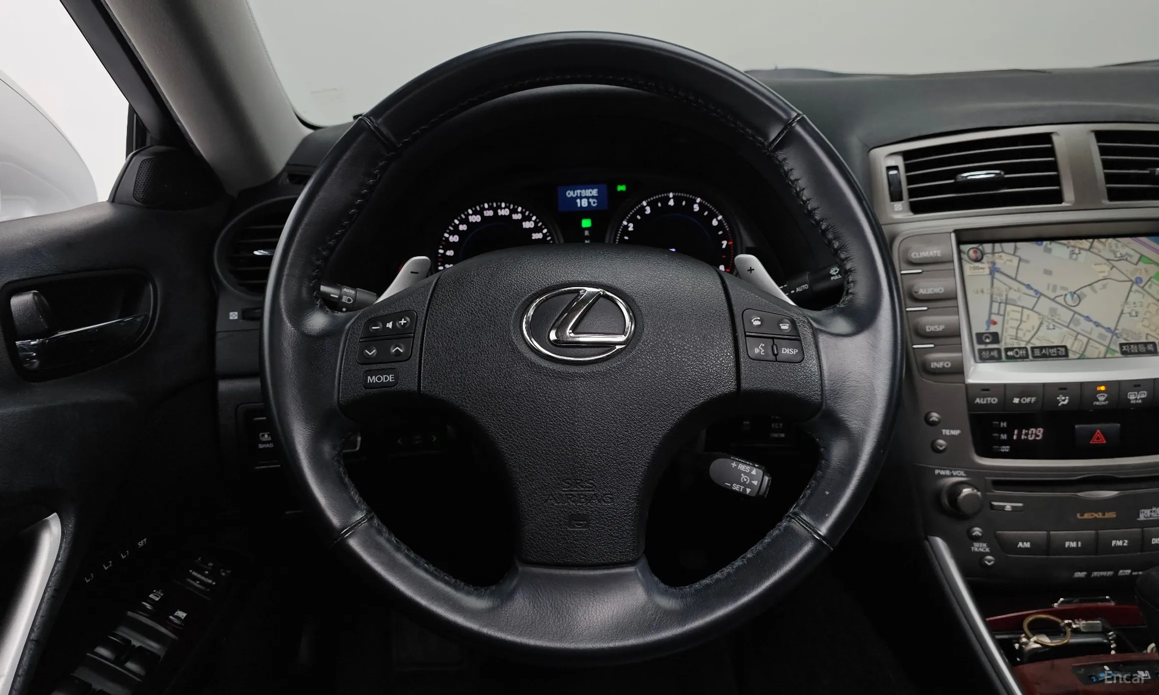 Lexus IS250 превью 13