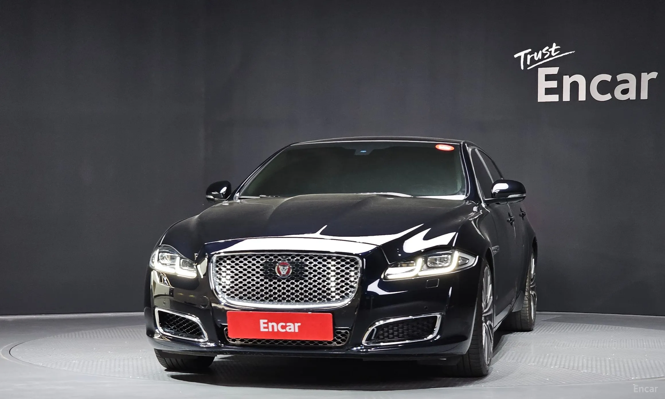 Jaguar All New XJ превью 3
