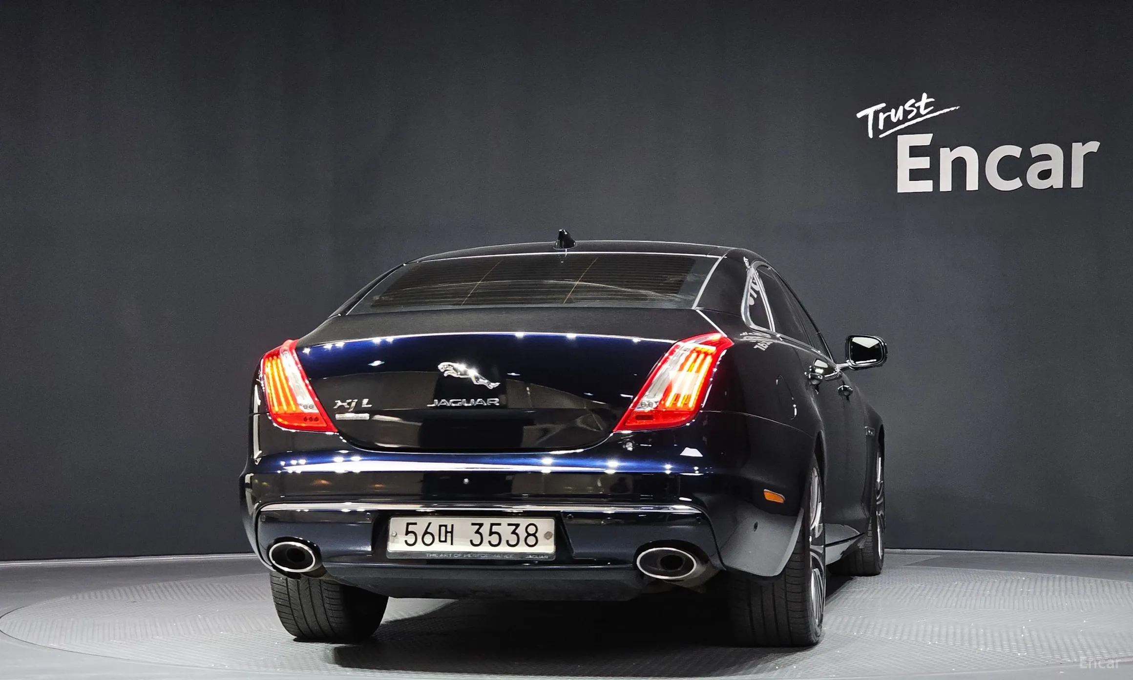 Jaguar All New XJ превью 4