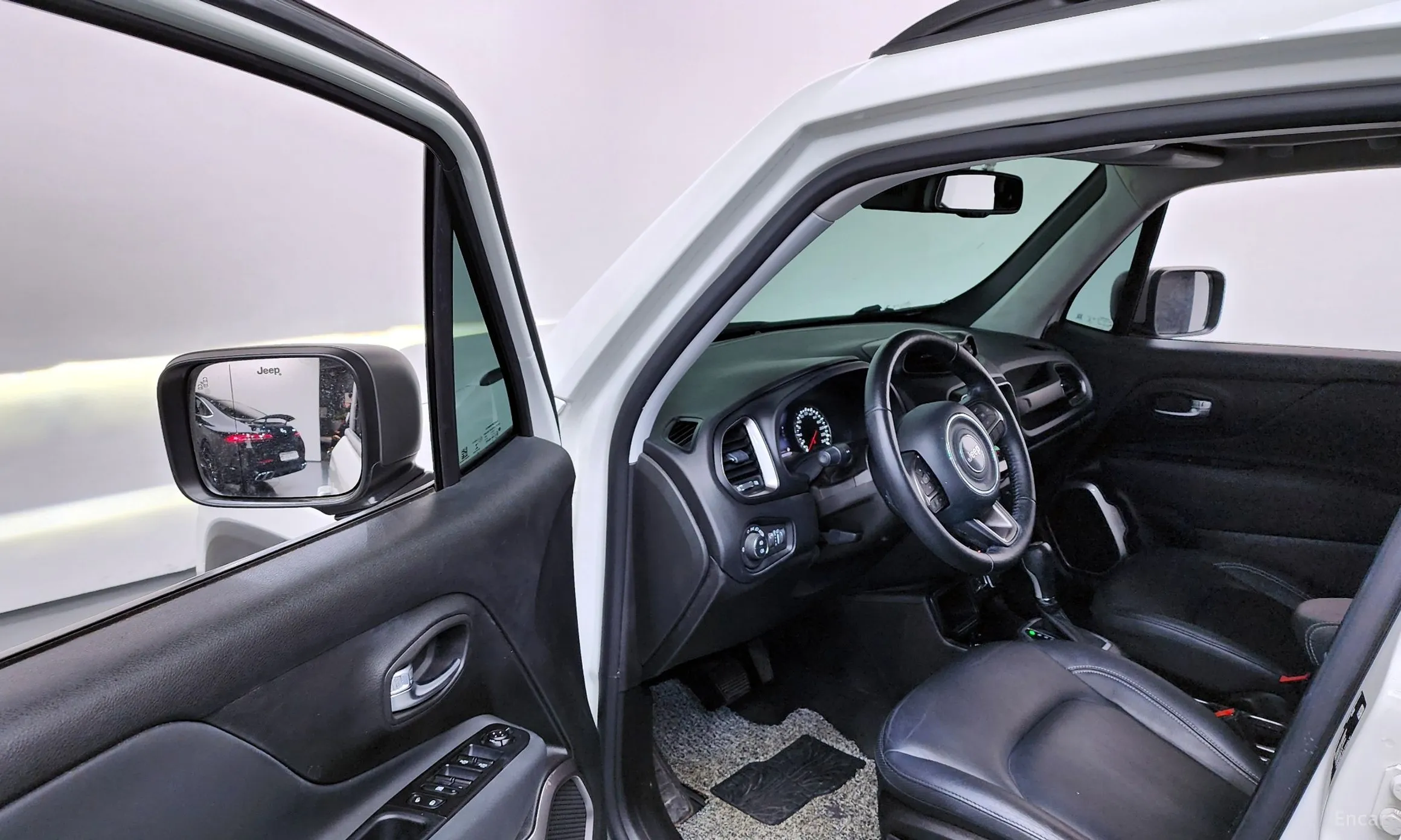 Jeep Renegade превью 10