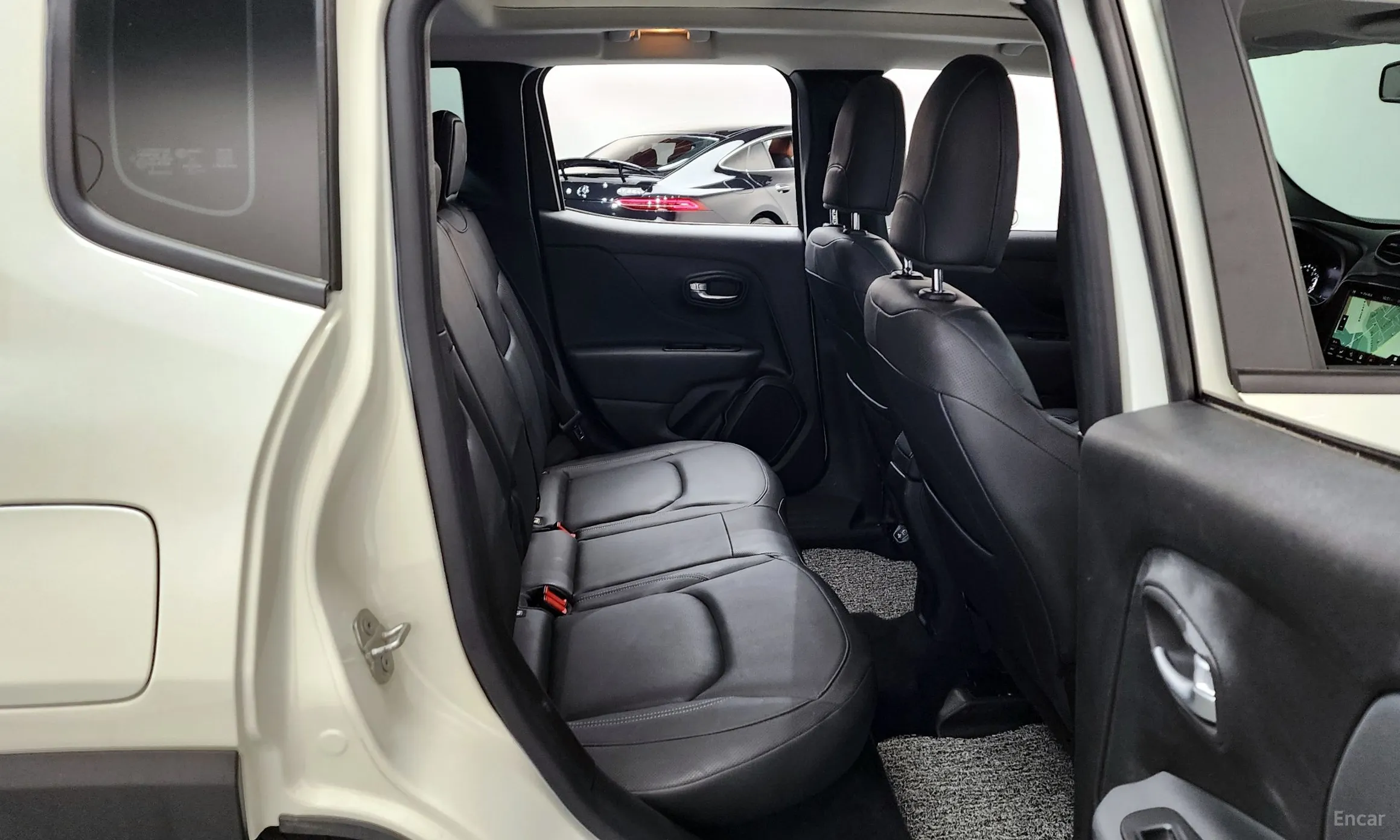 Jeep Renegade превью 11