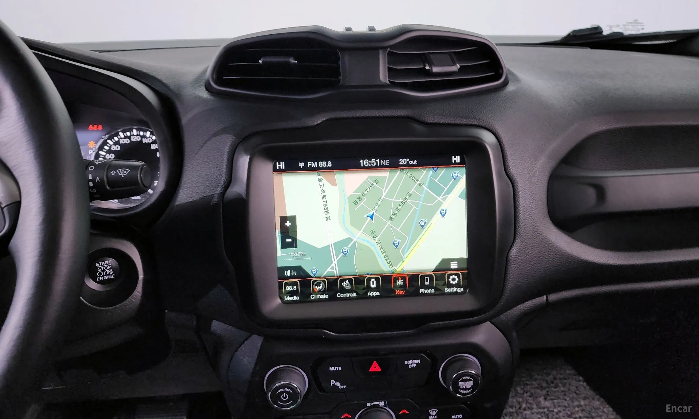 Jeep Renegade превью 12