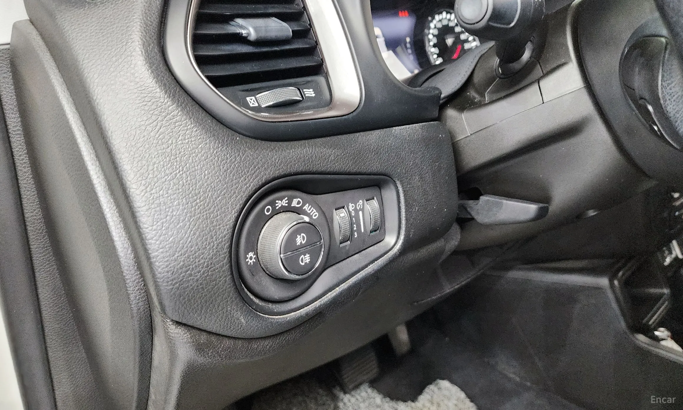 Jeep Renegade превью 20
