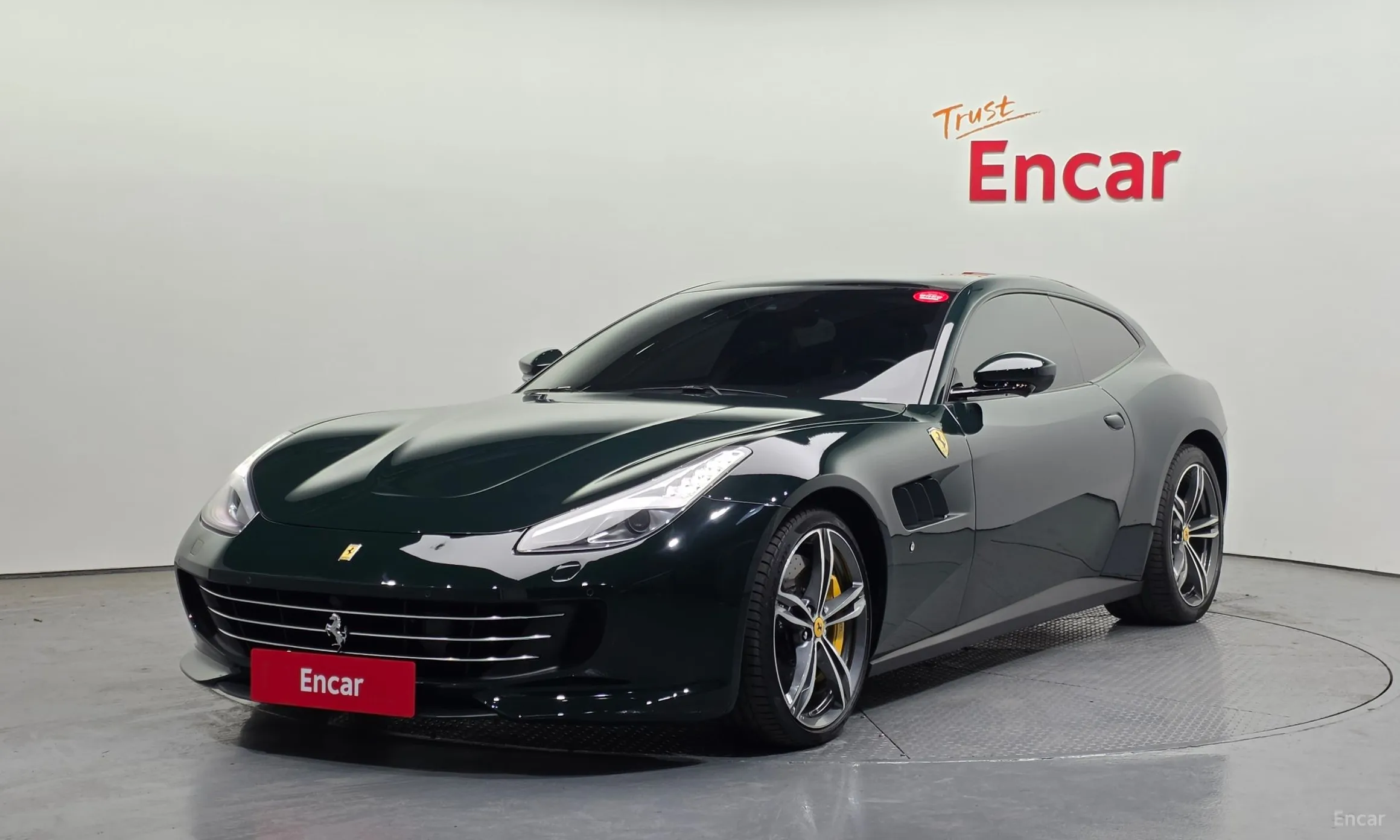Ferrari GTC4 Rousseau