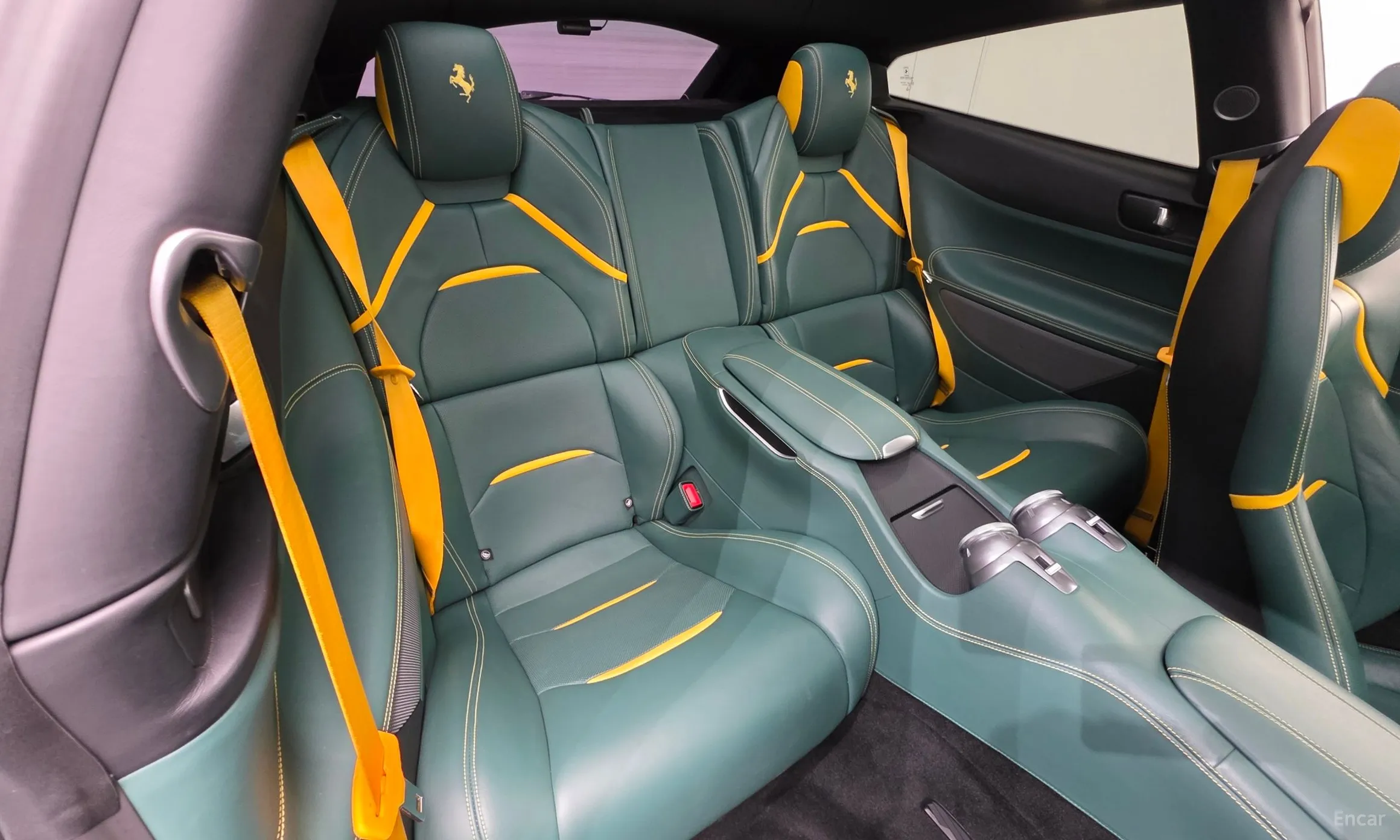Ferrari GTC4 Rousseau превью 12