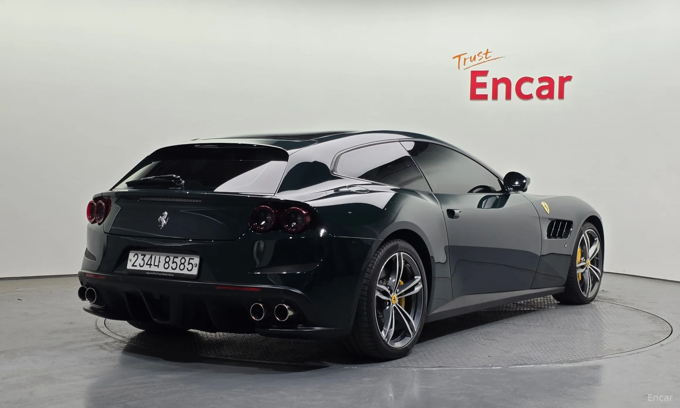 Ferrari GTC4 Rousseau