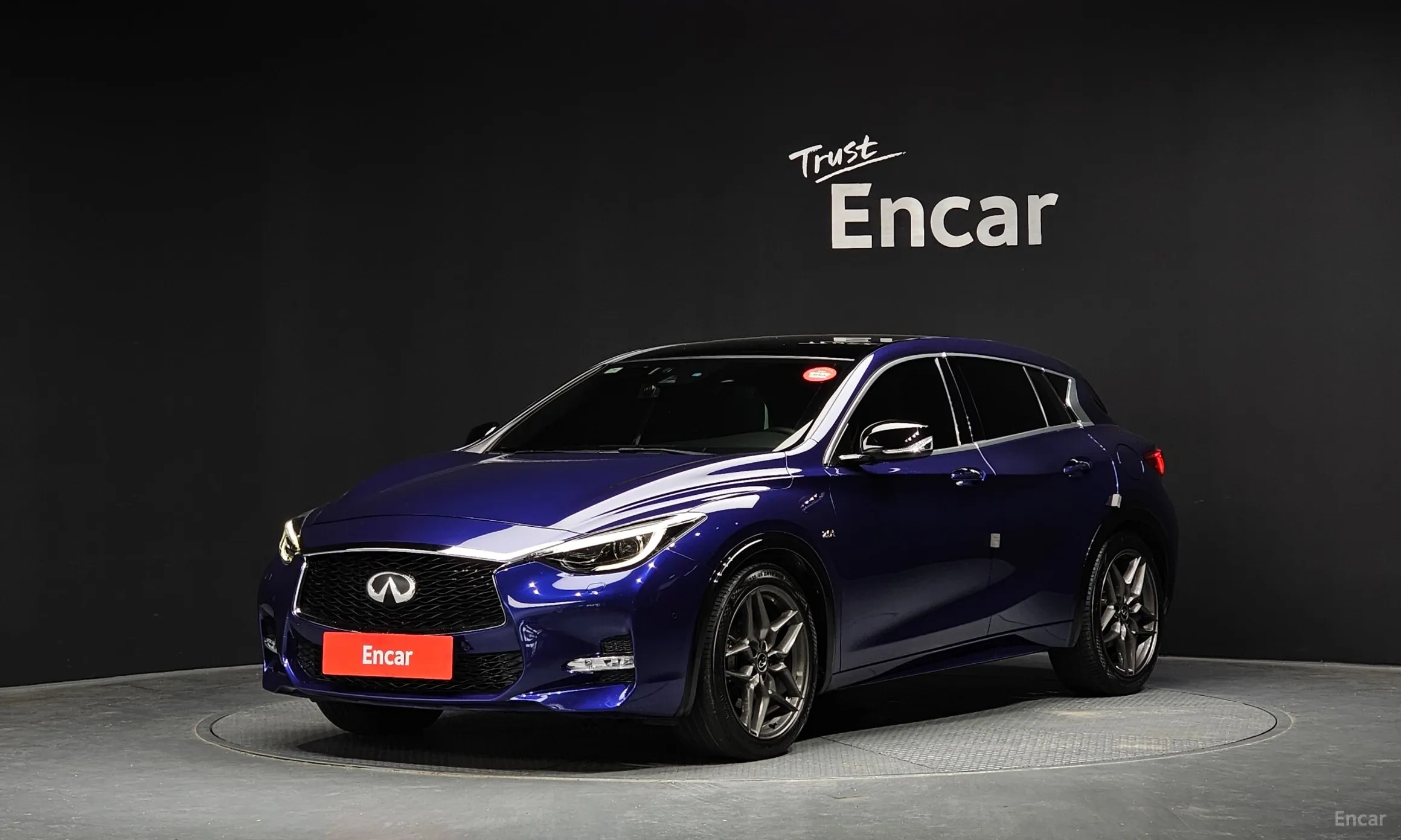 Infiniti Q30