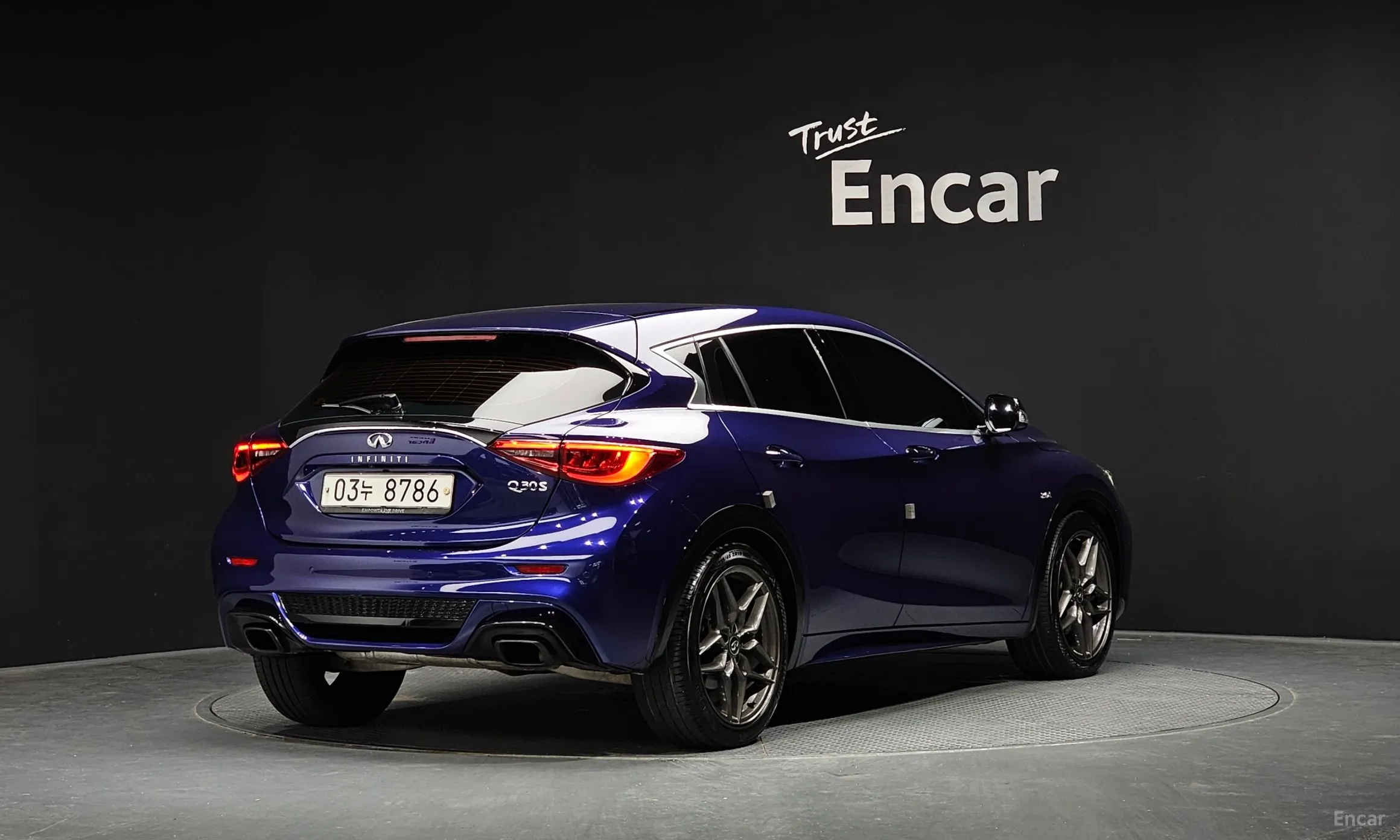 Infiniti Q30