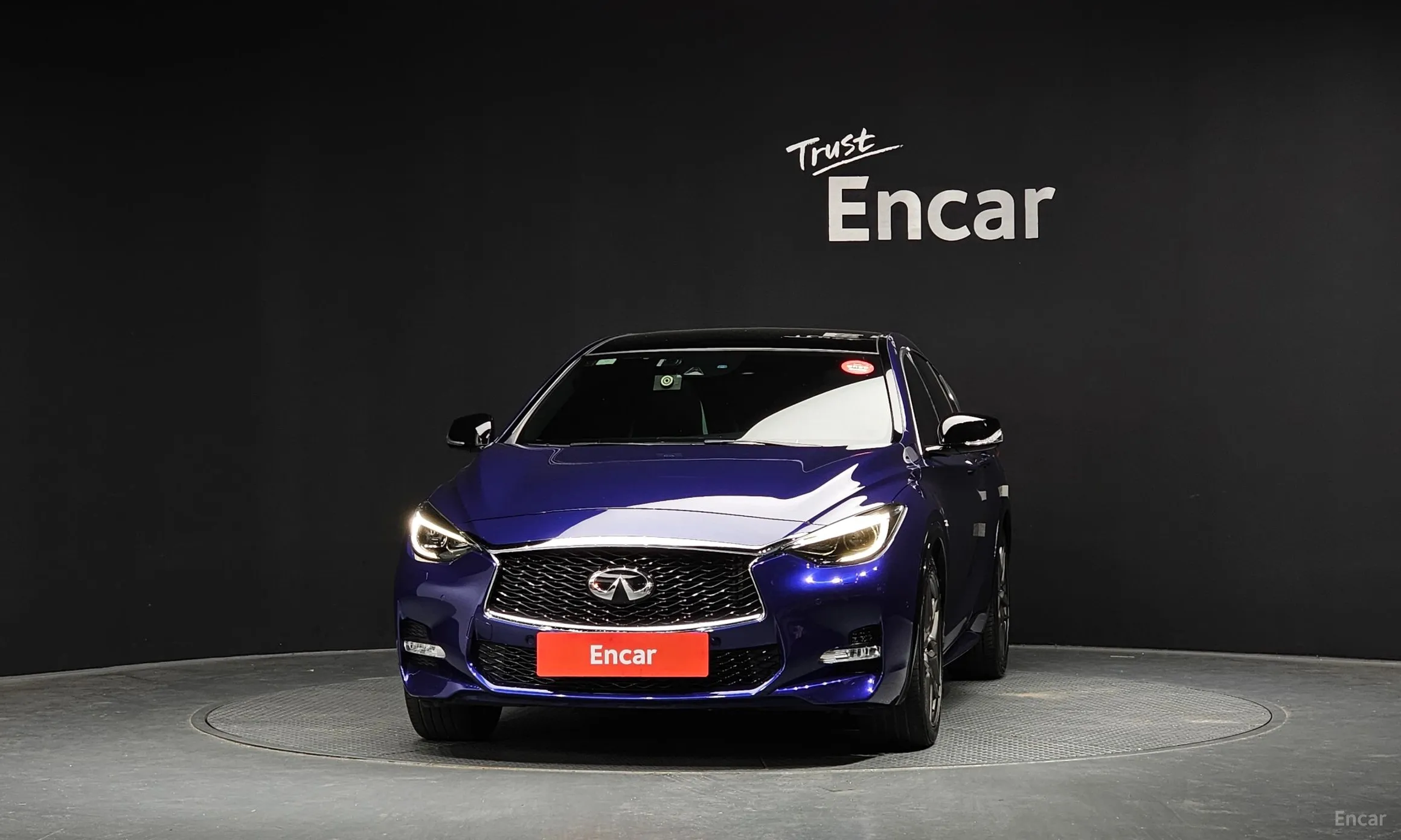 Infiniti Q30 превью 3