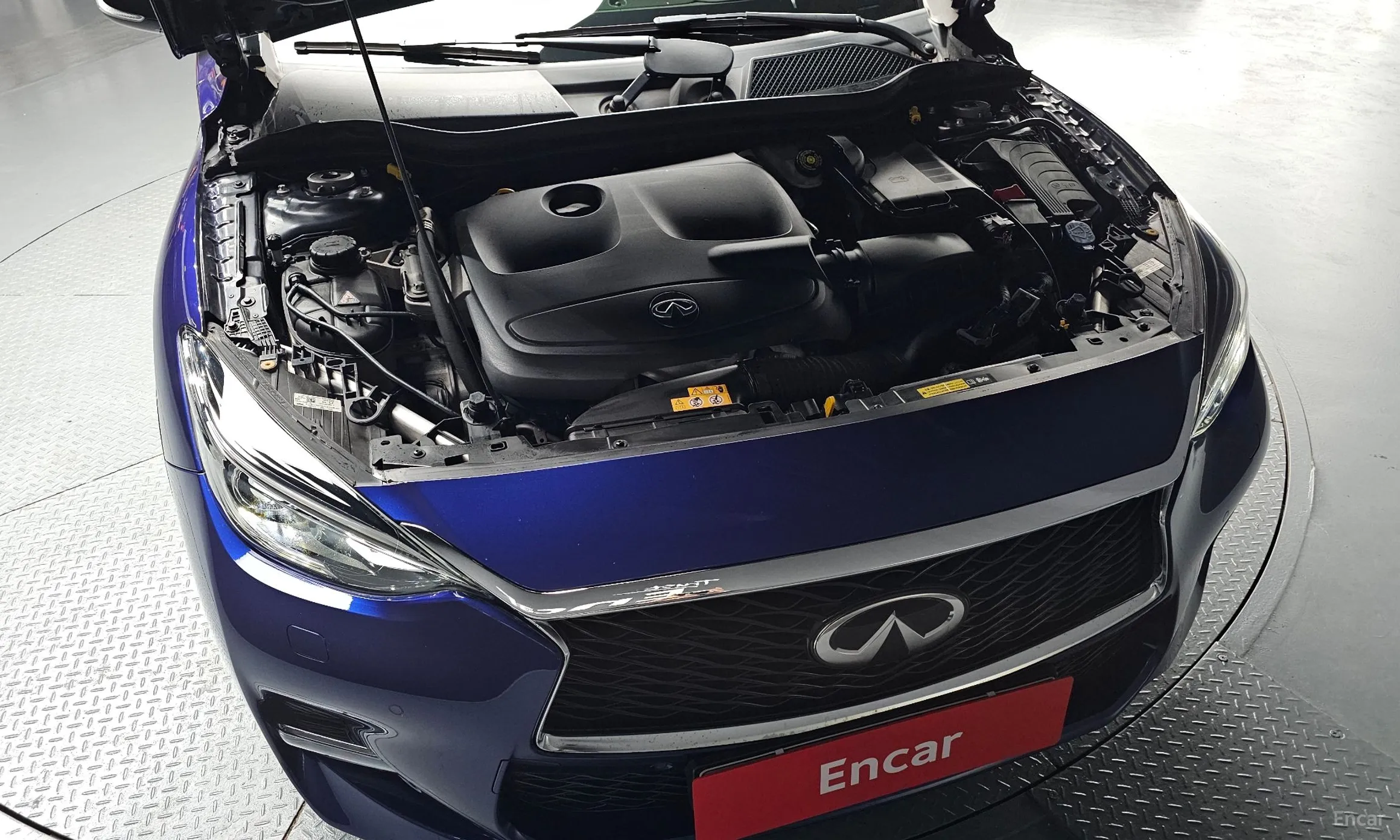Infiniti Q30 превью 6