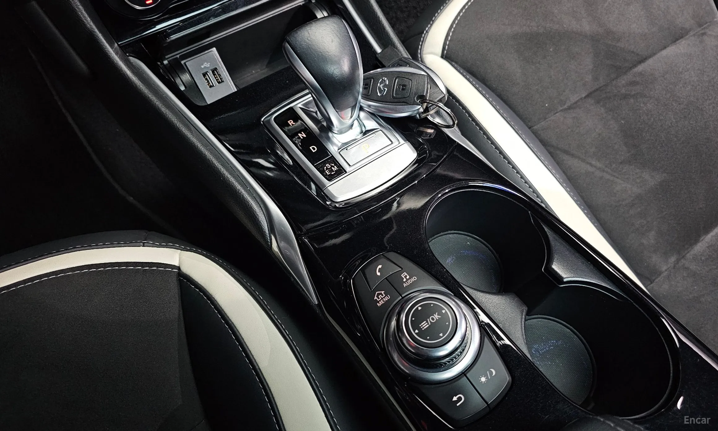 Infiniti Q30 превью 9